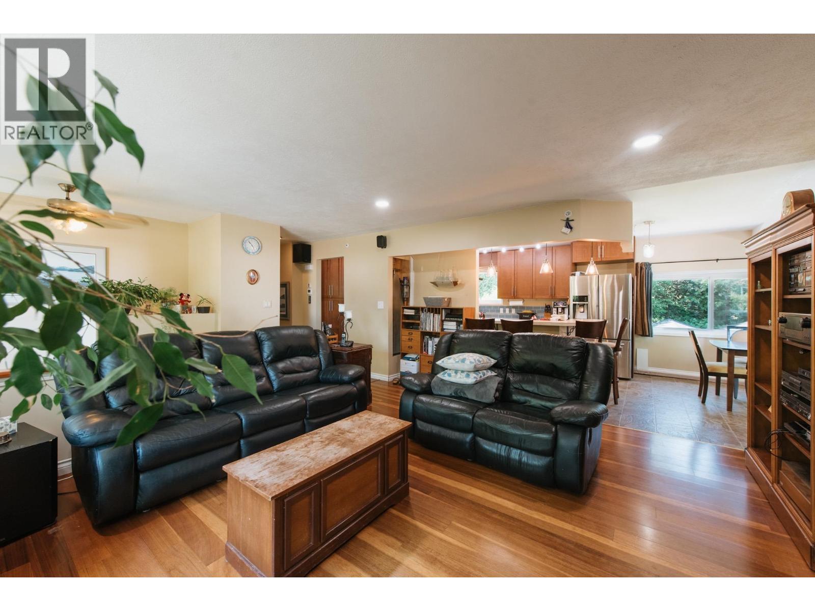 934 Davis Road, Gibsons, British Columbia  V0N 1V8 - Photo 9 - R3130658