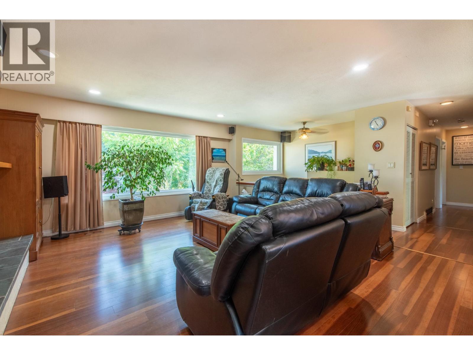 934 Davis Road, Gibsons, British Columbia  V0N 1V8 - Photo 8 - R3130658