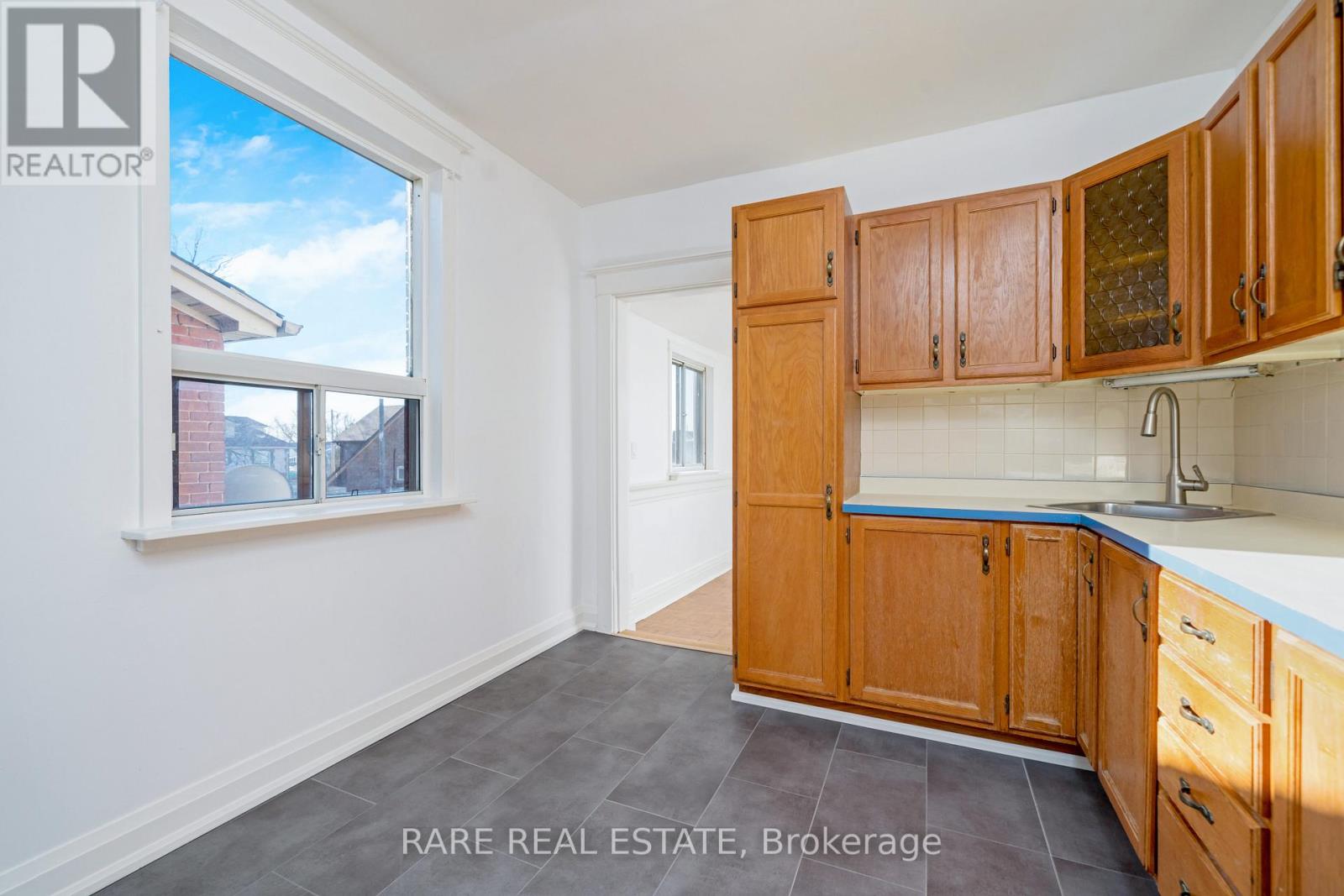 216 Oakwood Avenue, Toronto, Ontario  M6E 2V4 - Photo 50 - C13223378