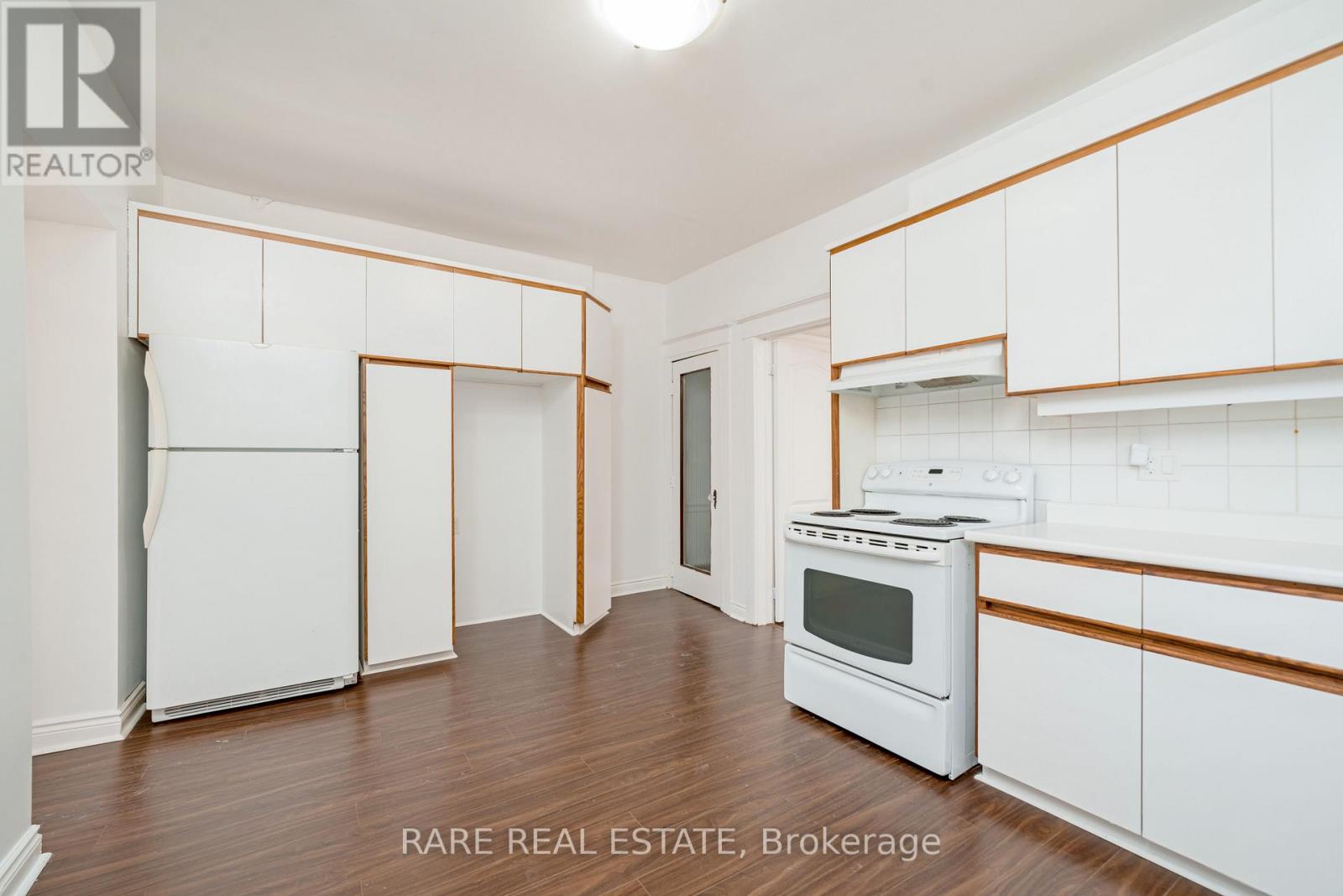 216 Oakwood Avenue, Toronto, Ontario  M6E 2V4 - Photo 9 - C13223378