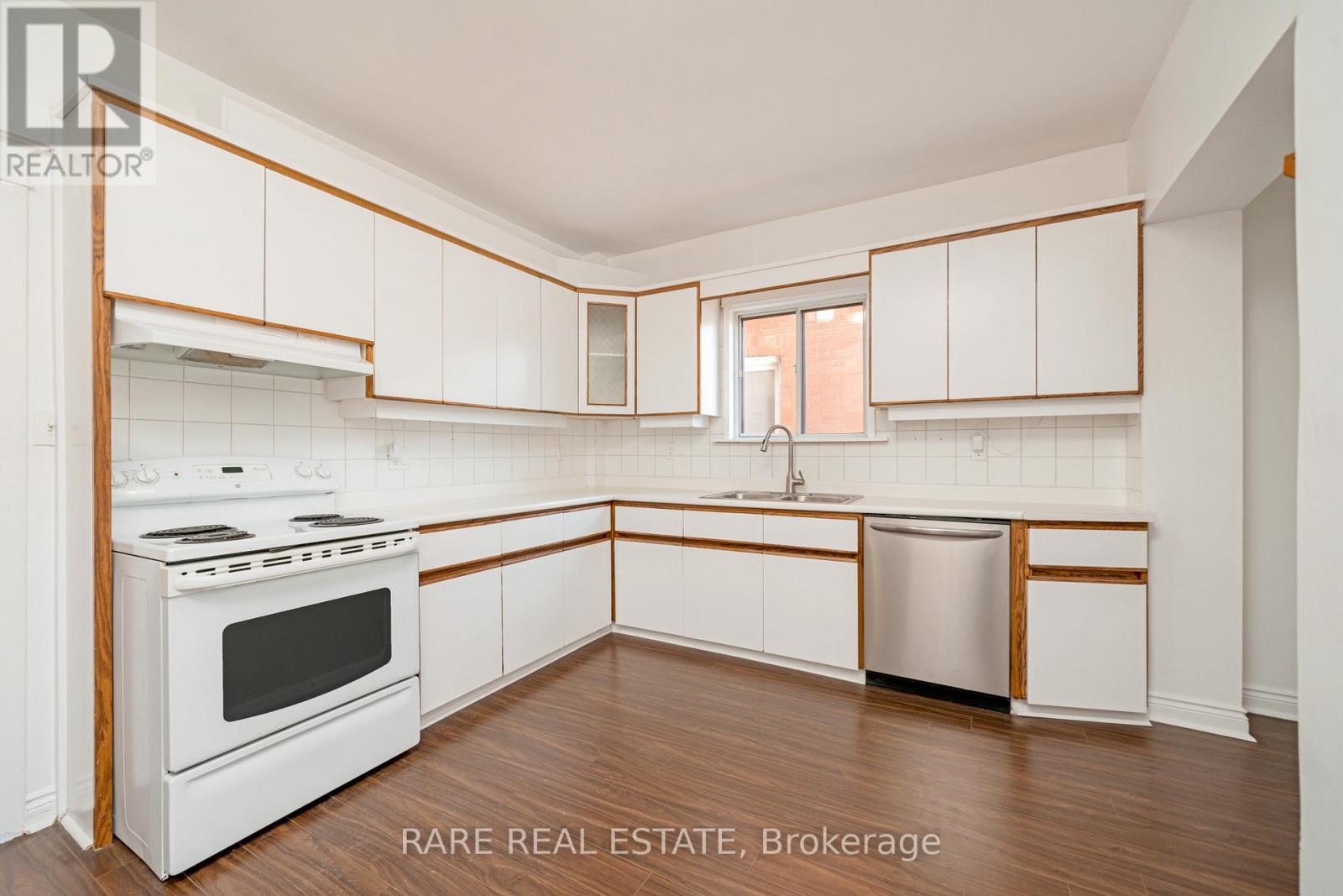 216 Oakwood Avenue, Toronto, Ontario  M6E 2V4 - Photo 7 - C13223378