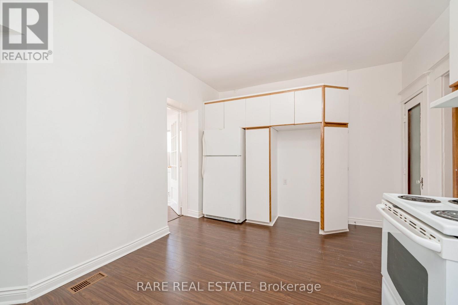 216 Oakwood Avenue, Toronto, Ontario  M6E 2V4 - Photo 8 - C13223378