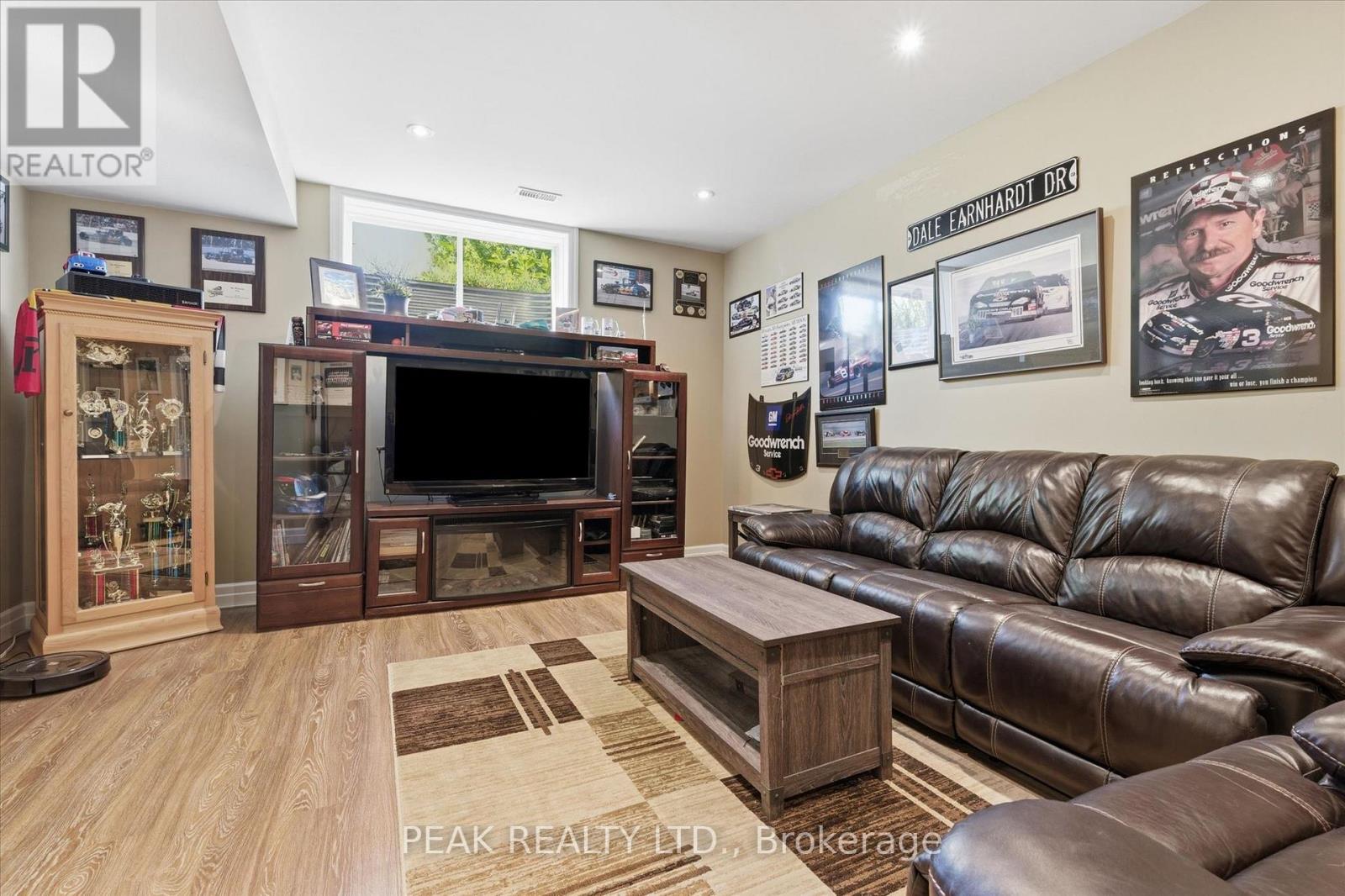 901 Valebrook Court, Kitchener, Ontario  N2A 0E5 - Photo 27 - X13221236
