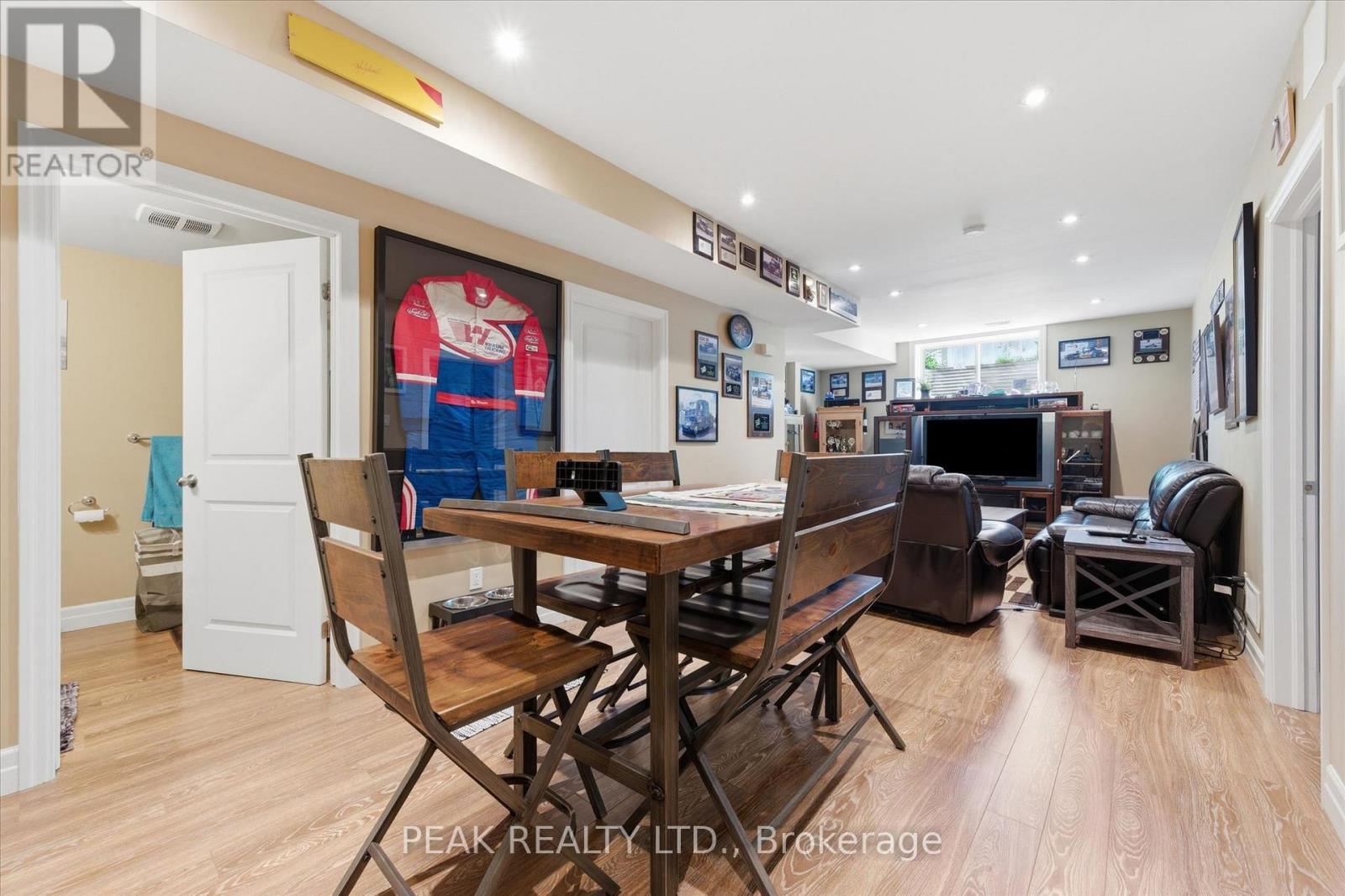 901 Valebrook Court, Kitchener, Ontario  N2A 0E5 - Photo 31 - X13221236