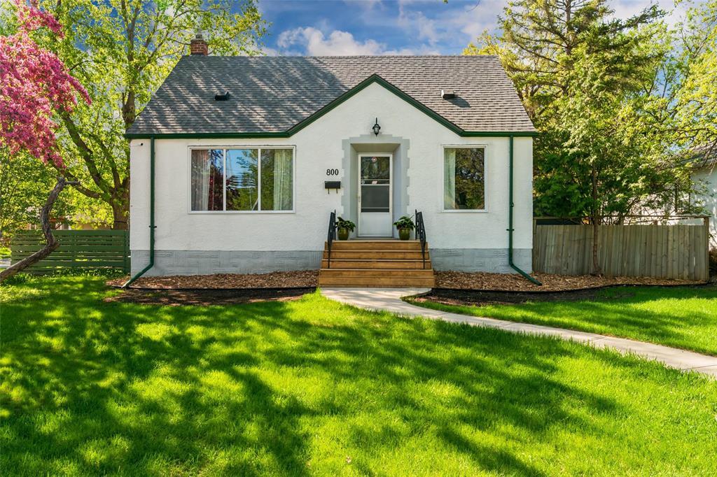 800 Riverwood Avenue, Winnipeg, Manitoba  R3T 1K8 - Photo 0 - 202612413