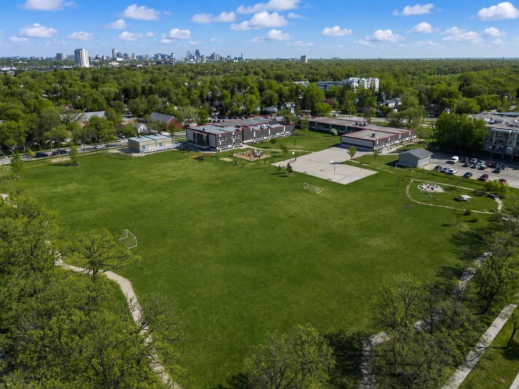 800 Riverwood Avenue, Winnipeg, Manitoba  R3T 1K8 - Photo 47 - 202612413