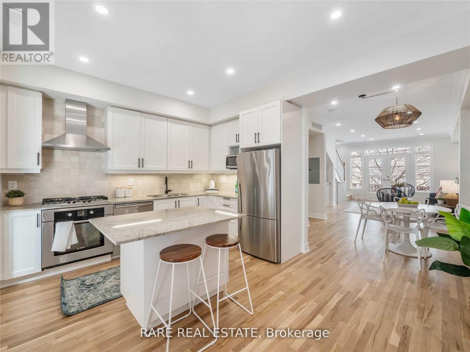 65 PLEASANT BOULEVARD, Toronto, Ontario