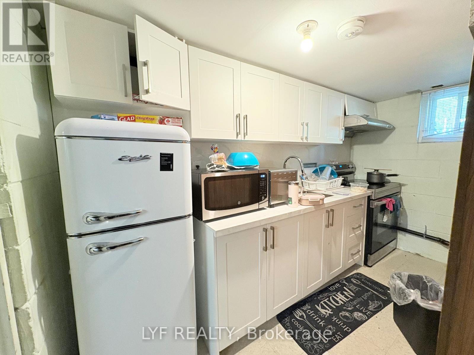 Bsmt Rm 4 - 6 Thorn Lane, Toronto, Ontario  M3B 2Z9 - Photo 5 - C13225962