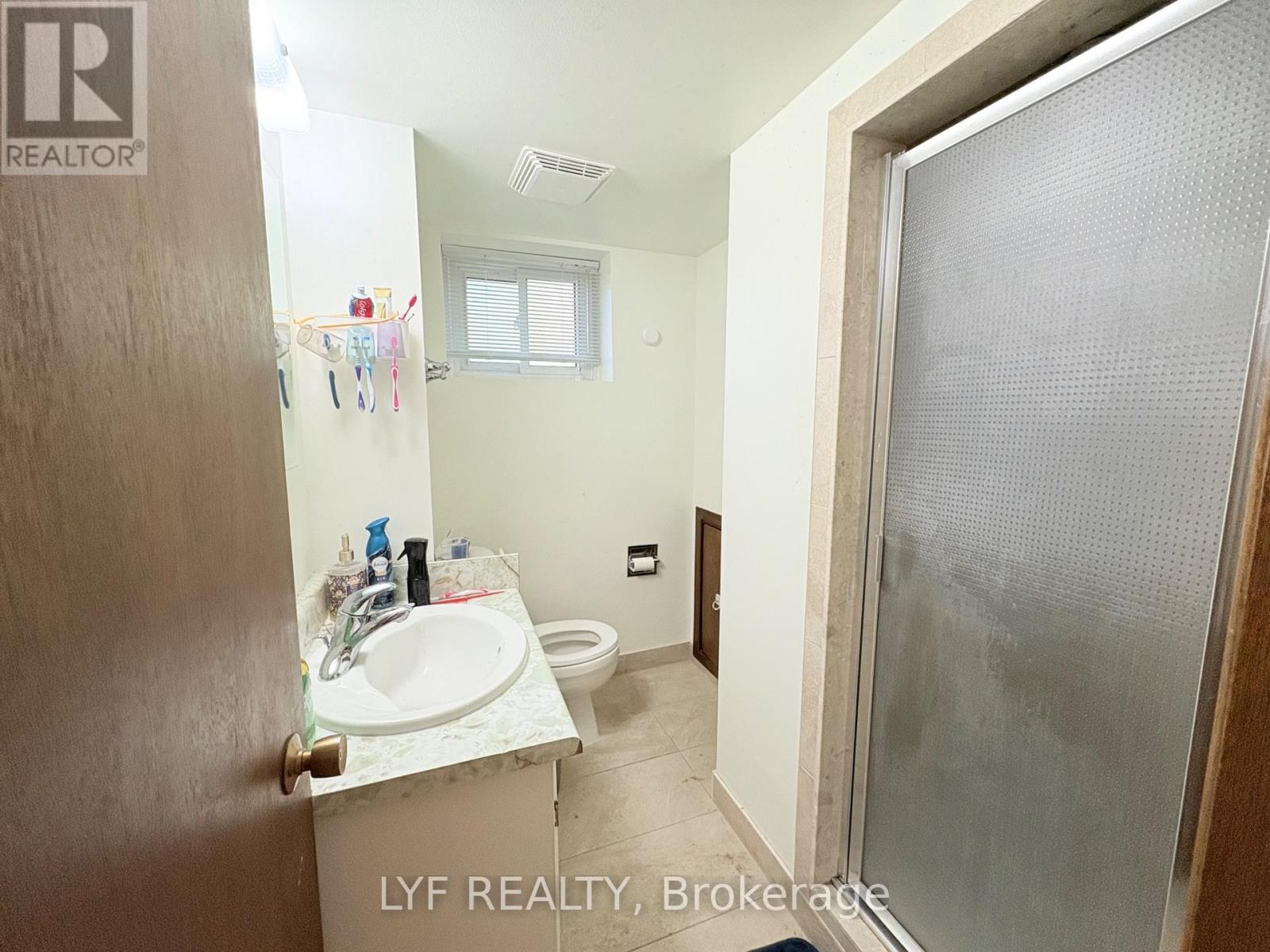 Bsmt Rm 4 - 6 Thorn Lane, Toronto, Ontario  M3B 2Z9 - Photo 7 - C13225962