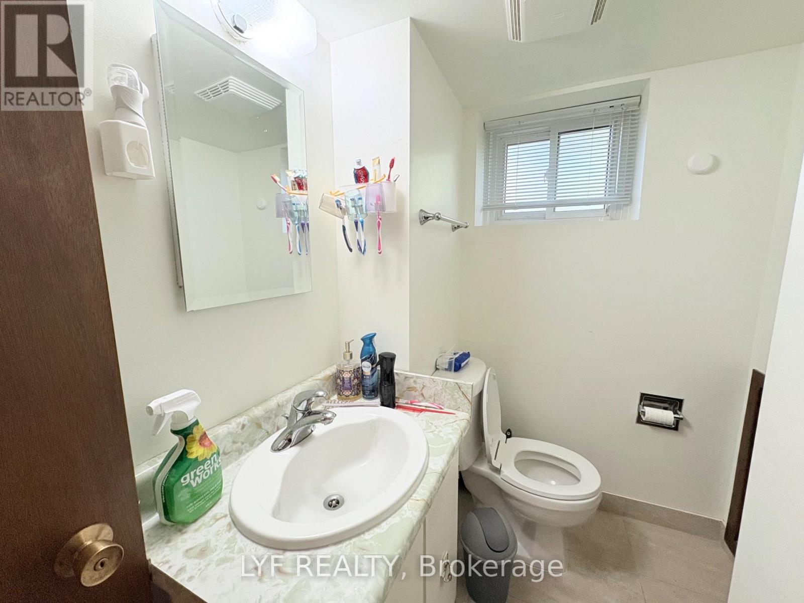 Bsmt Rm 4 - 6 Thorn Lane, Toronto, Ontario  M3B 2Z9 - Photo 8 - C13225962