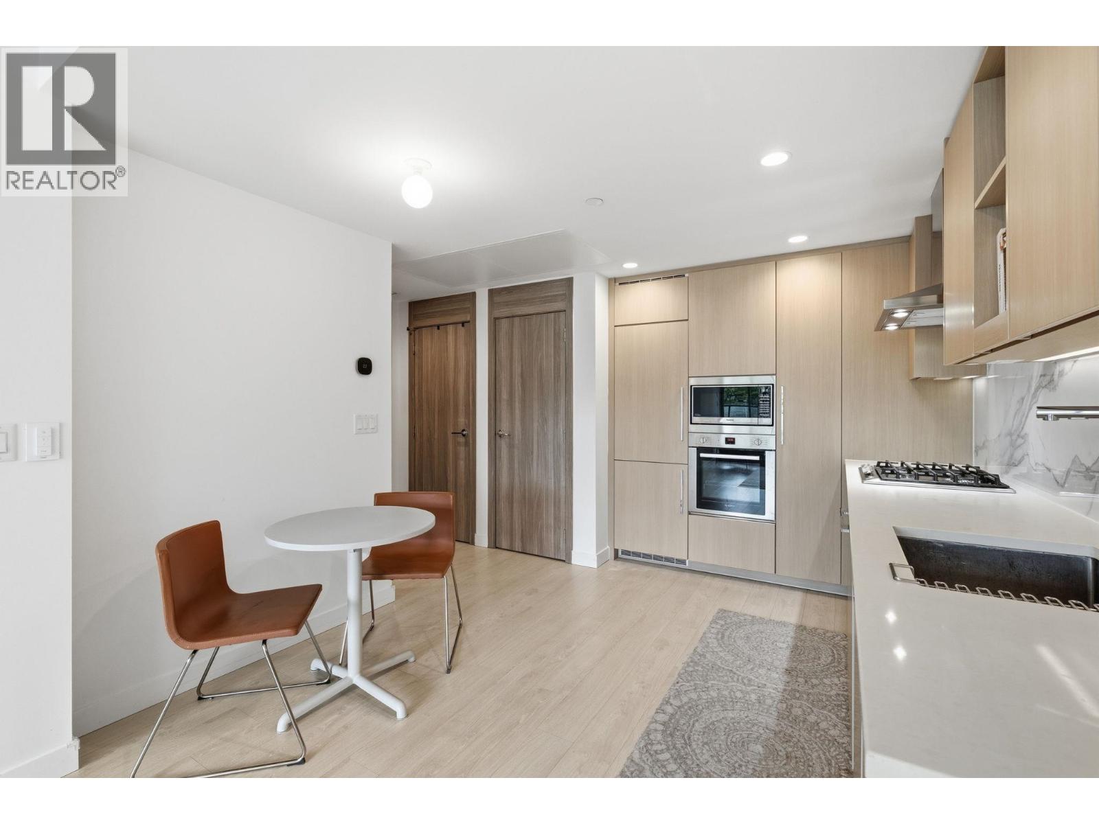 306 4880 Lougheed Highway, Burnaby, British Columbia  V5C 0N1 - Photo 3 - R3130081