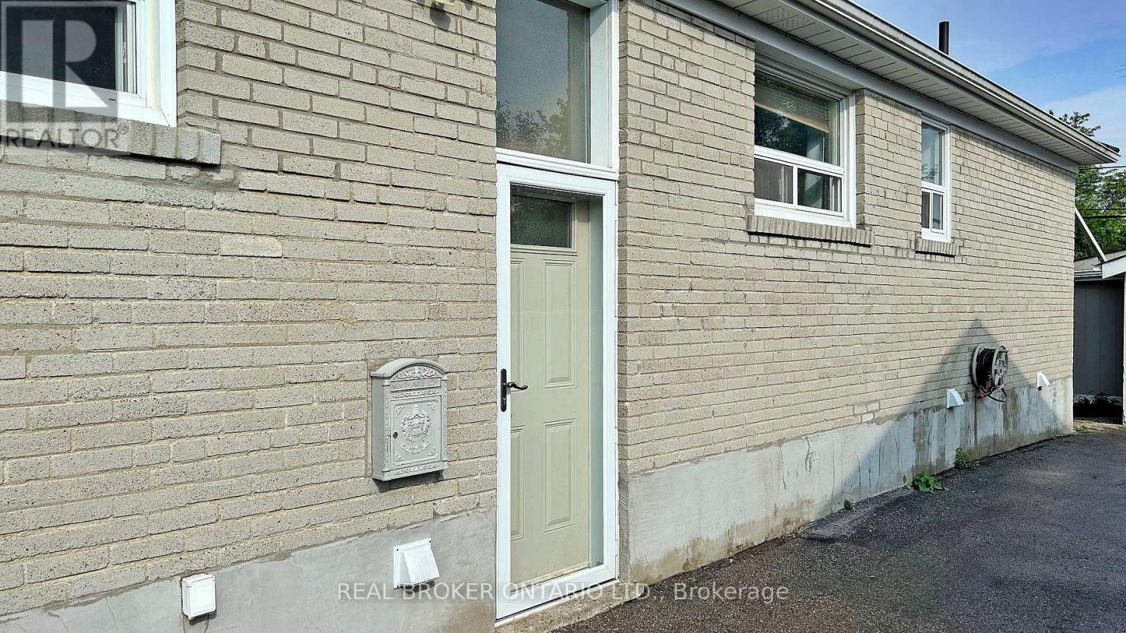 351 Taylor Mills Drive N, Richmond Hill, Ontario  L4C 2T8 - Photo 10 - N13225918