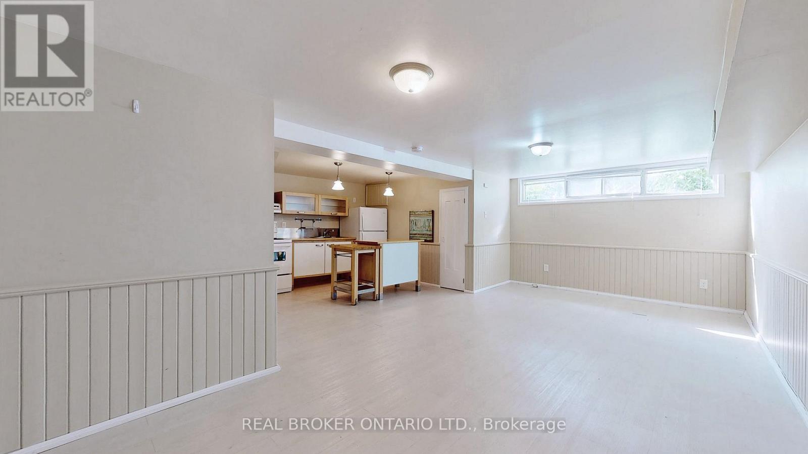 351 Taylor Mills Drive N, Richmond Hill, Ontario  L4C 2T8 - Photo 3 - N13225918