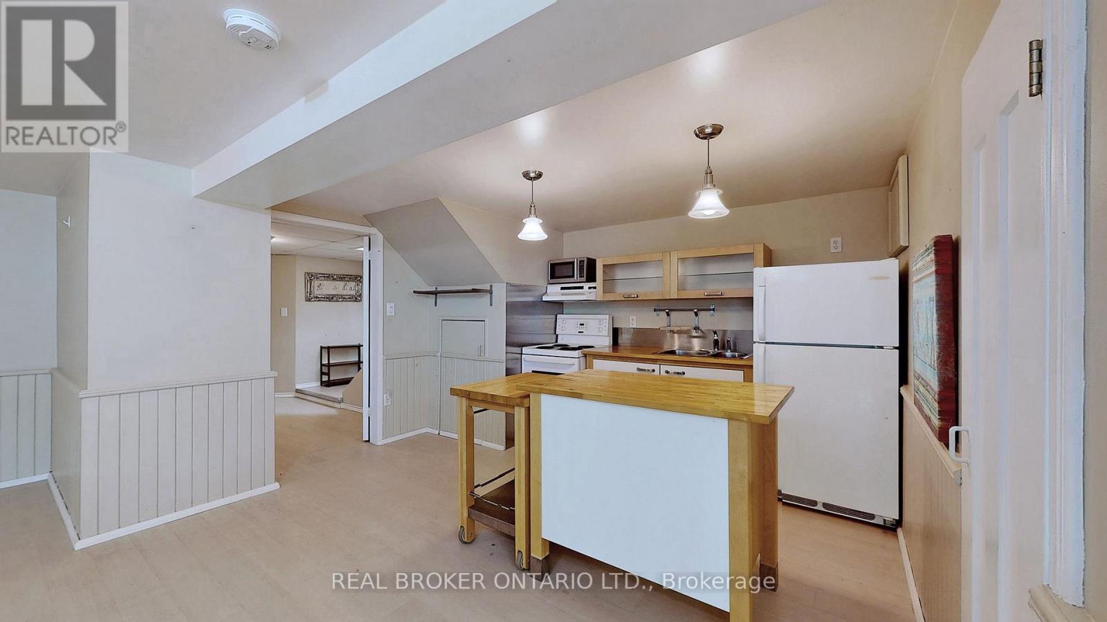 351 Taylor Mills Drive N, Richmond Hill, Ontario  L4C 2T8 - Photo 4 - N13225918