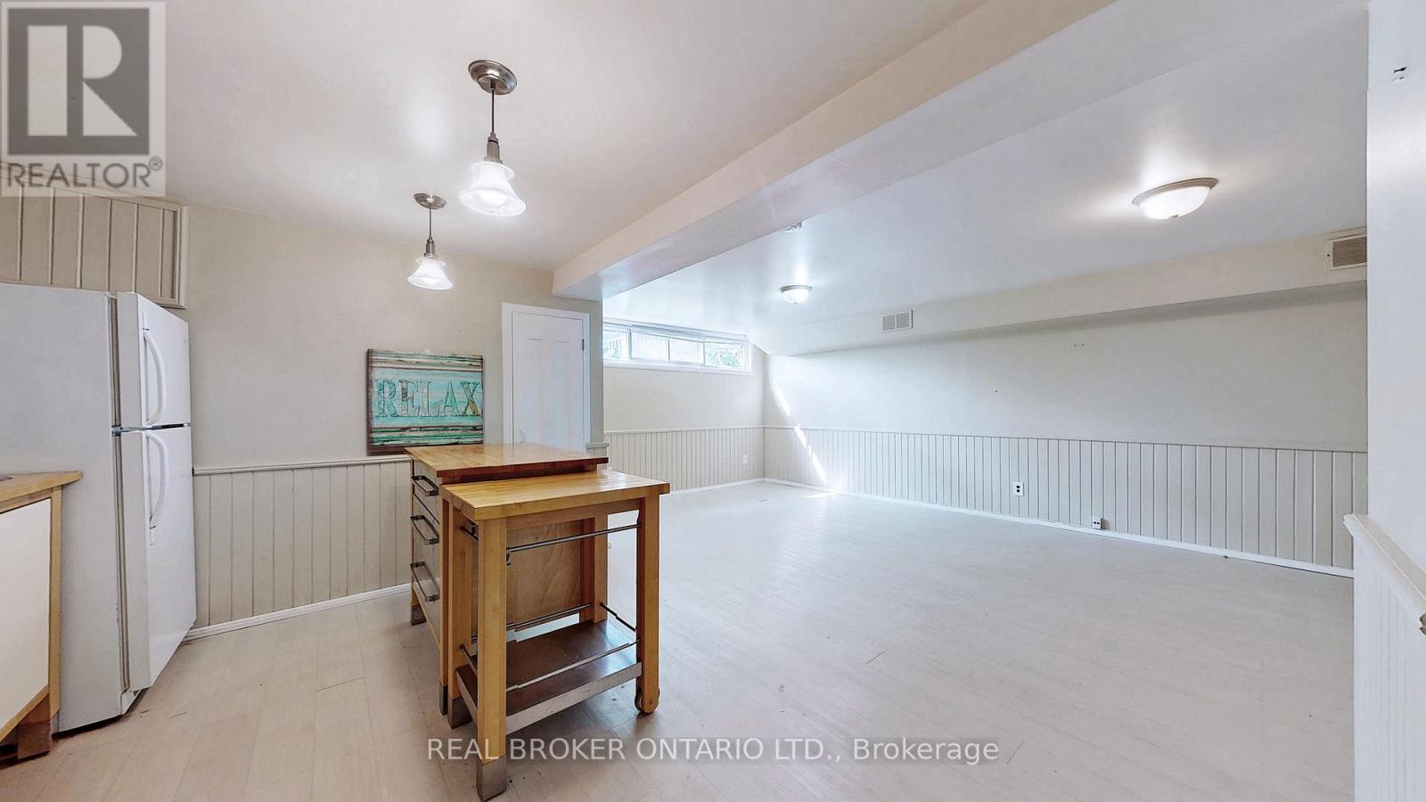351 Taylor Mills Drive N, Richmond Hill, Ontario  L4C 2T8 - Photo 5 - N13225918