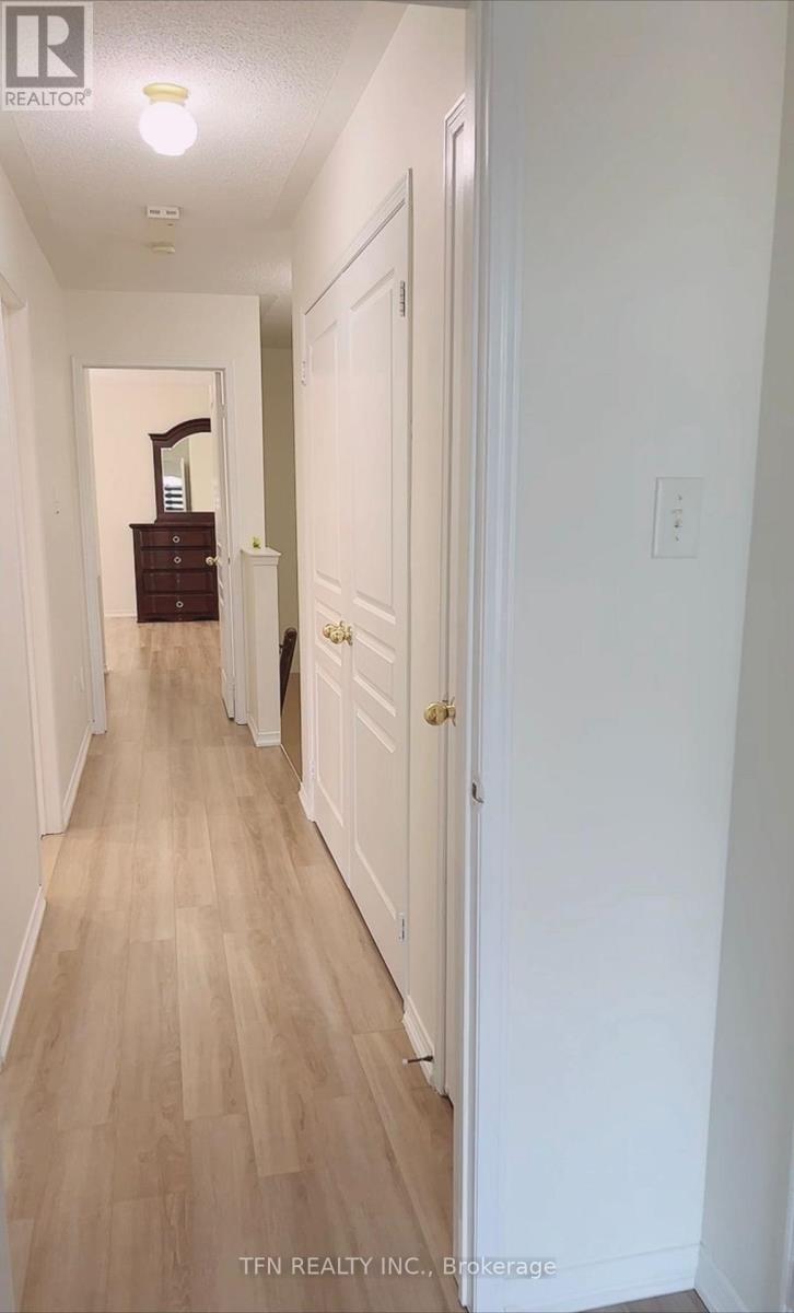 5846 Delle Donne Drive, Mississauga, Ontario  L5M 6R8 - Photo 18 - W13225896