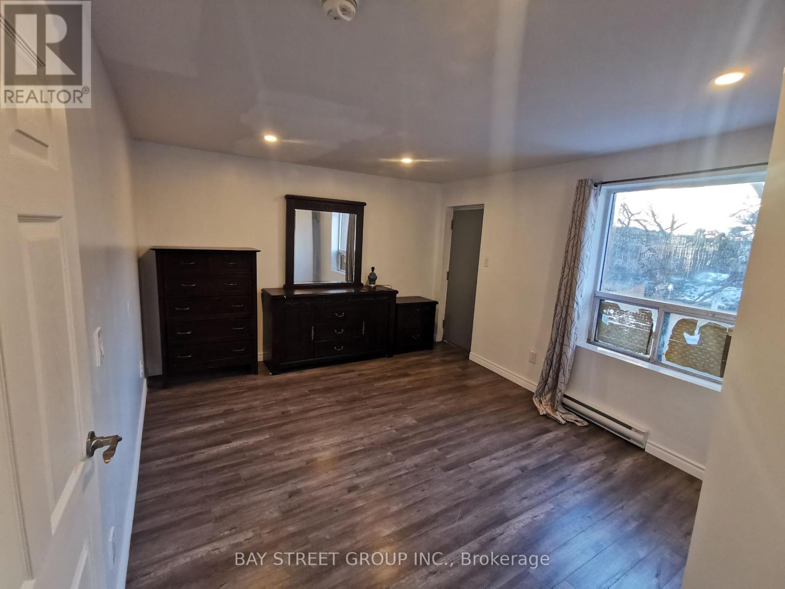 2nd Flr - 1546 Jane Street, Toronto, Ontario  M9N 2R5 - Photo 8 - W13225902