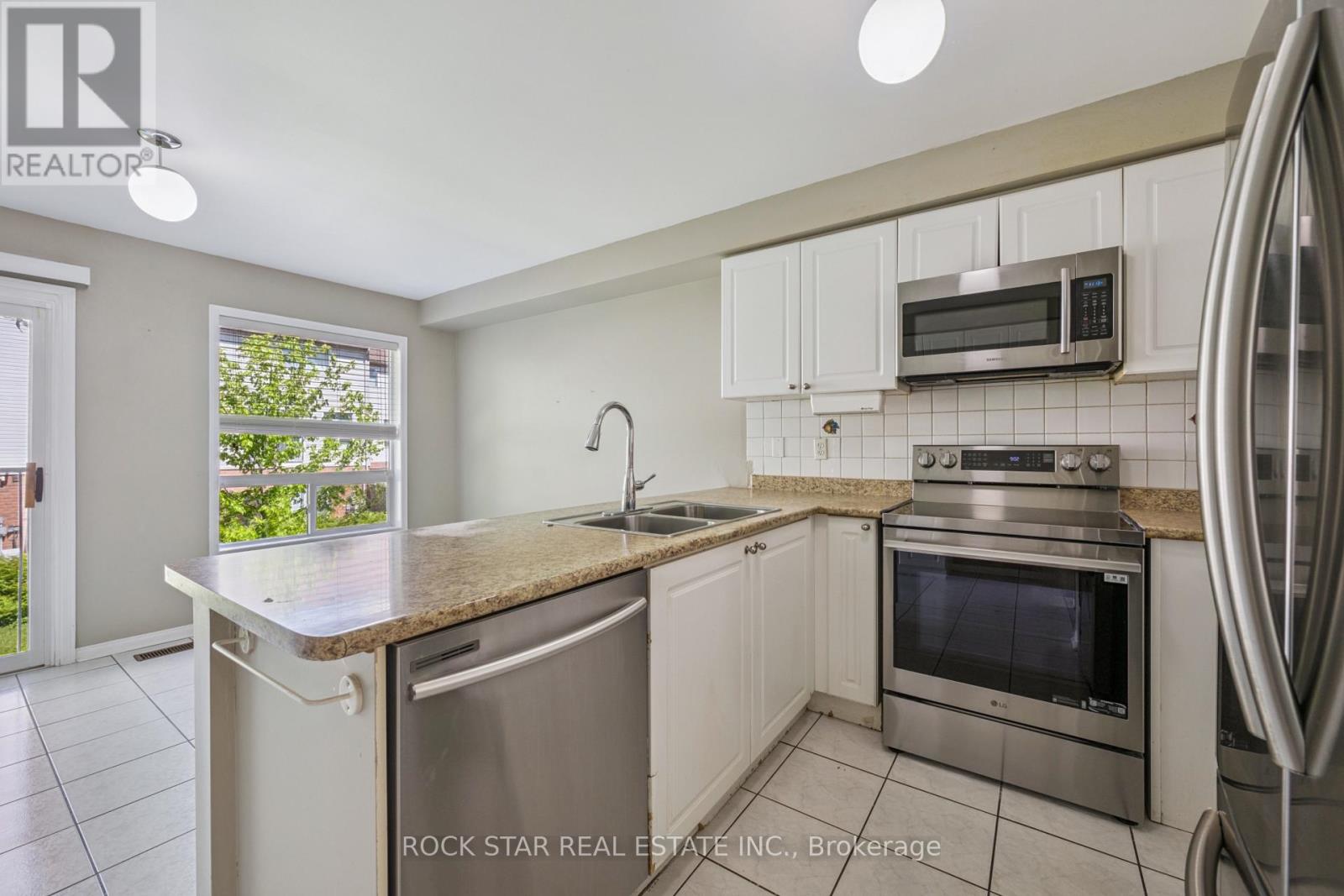 32 - 5055 Heatherleigh Avenue, Mississauga, Ontario  L5V 2R6 - Photo 7 - W13225912
