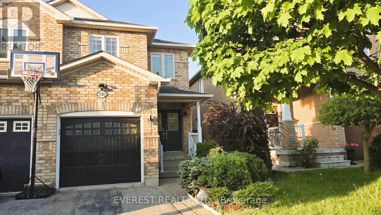 7285 Gagliano Drive, Mississauga, Ontario  L5W 1X3 - Photo 2 - W13225956
