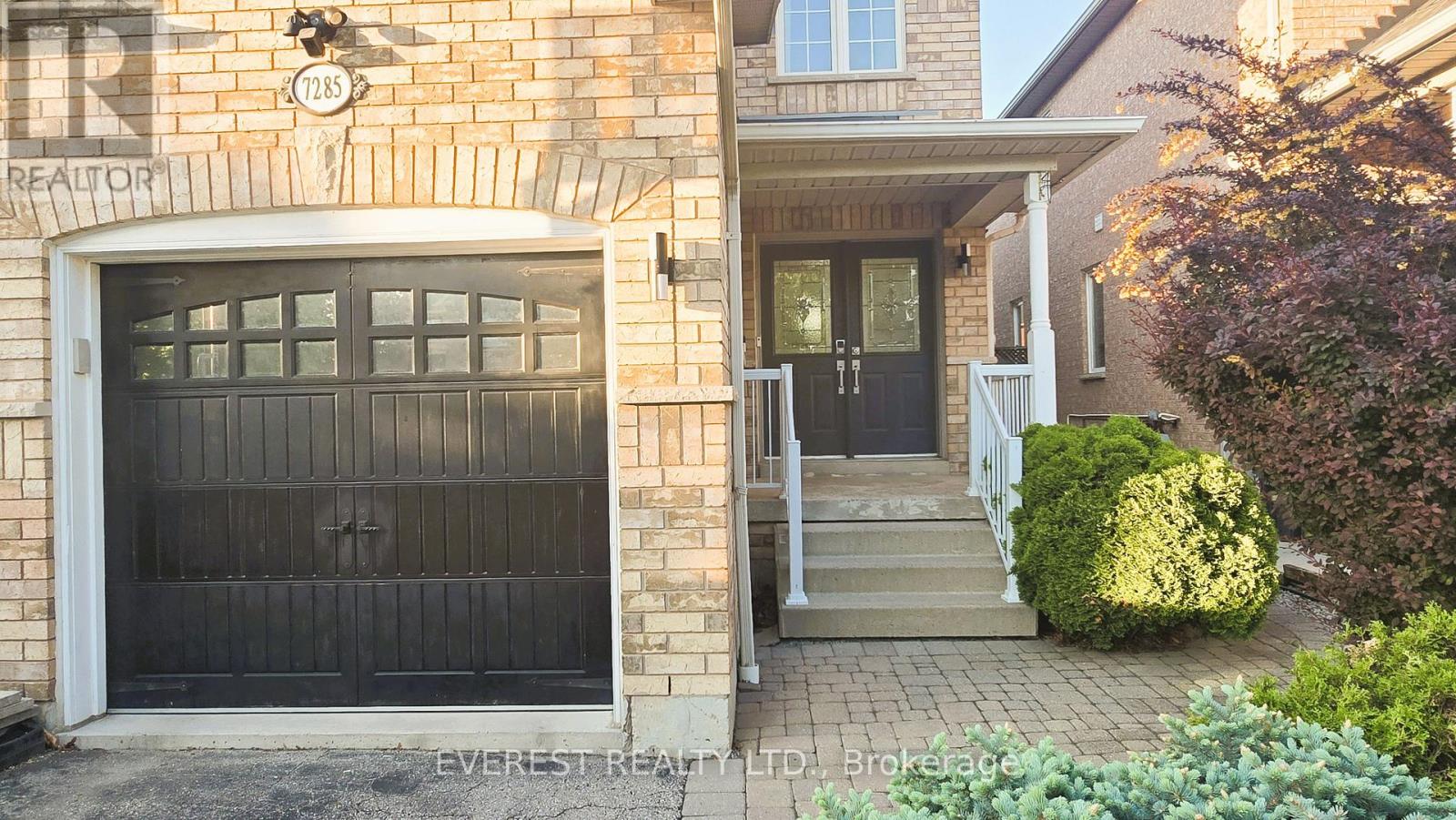 7285 Gagliano Drive, Mississauga, Ontario  L5W 1X3 - Photo 3 - W13225956