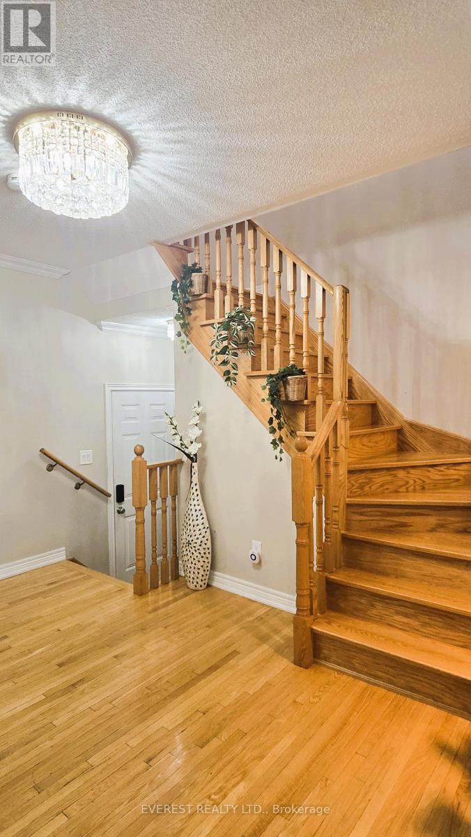7285 Gagliano Drive, Mississauga, Ontario  L5W 1X3 - Photo 7 - W13225956