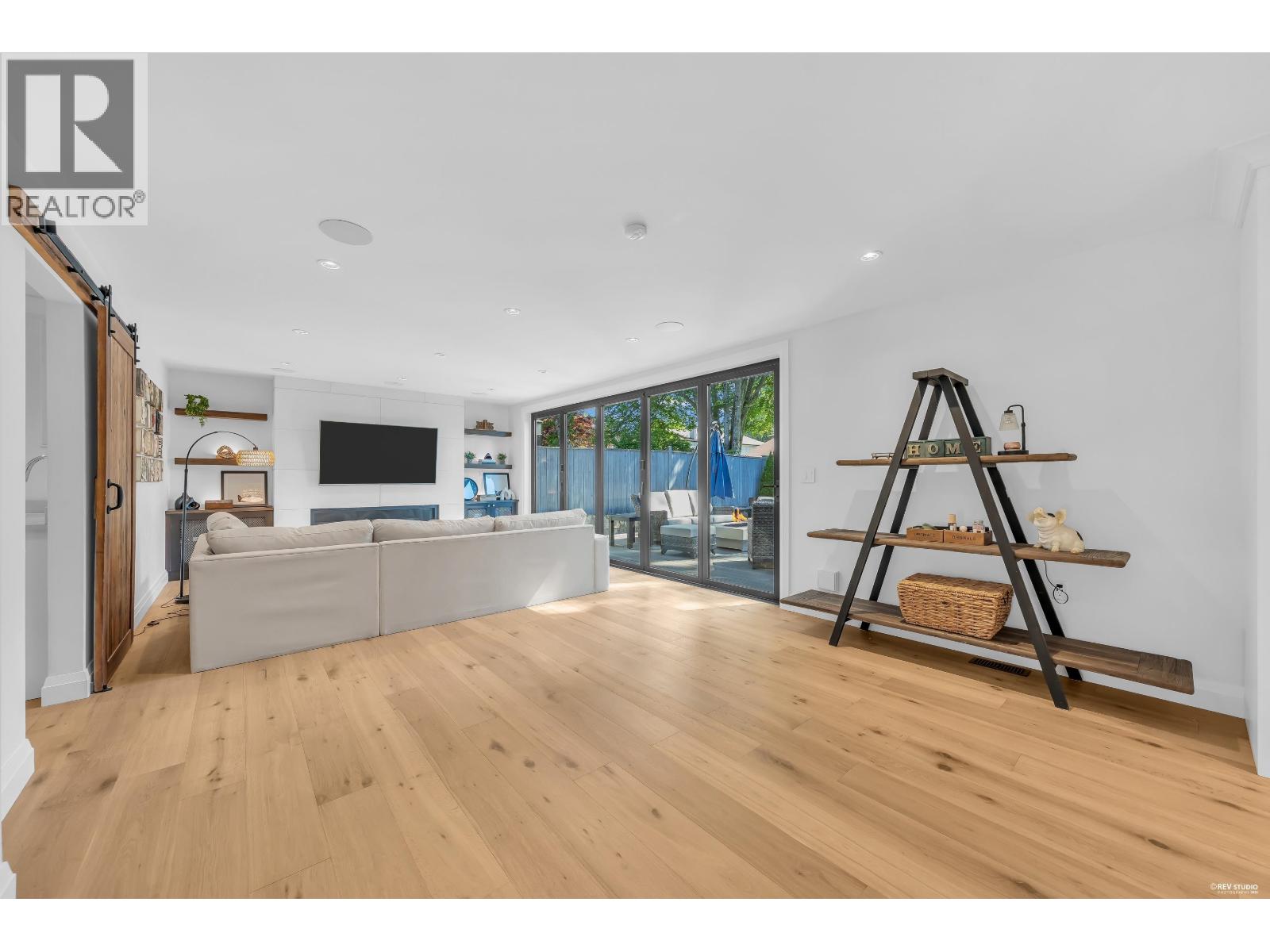 2270 Ennerdale Road, North Vancouver, British Columbia  V7J 3N4 - Photo 10 - R3130402