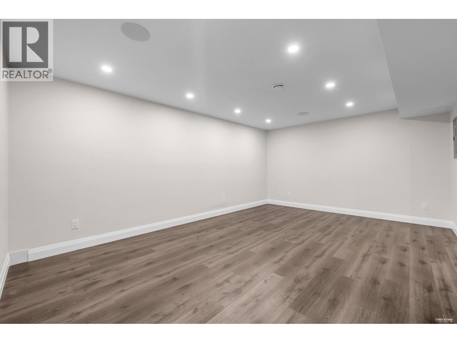 2270 Ennerdale Road, North Vancouver, British Columbia  V7J 3N4 - Photo 32 - R3130402