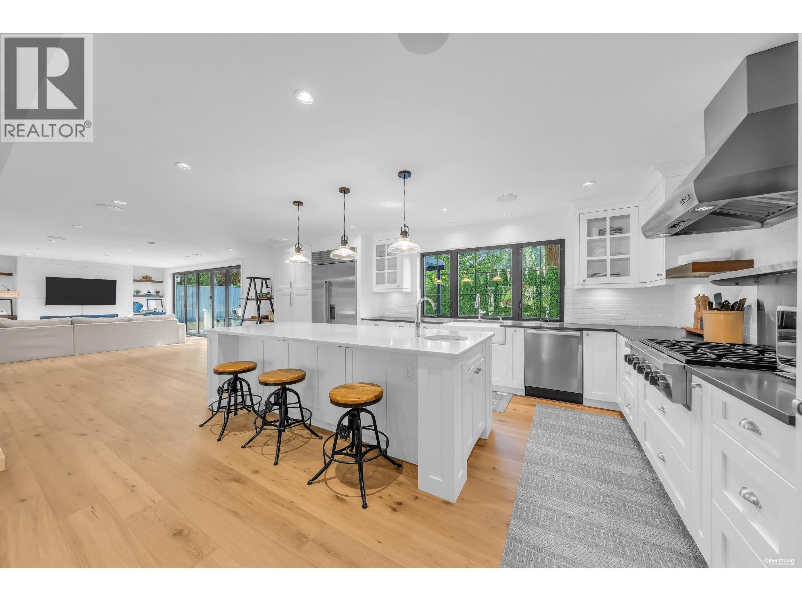 2270 Ennerdale Road, North Vancouver, British Columbia  V7J 3N4 - Photo 5 - R3130402