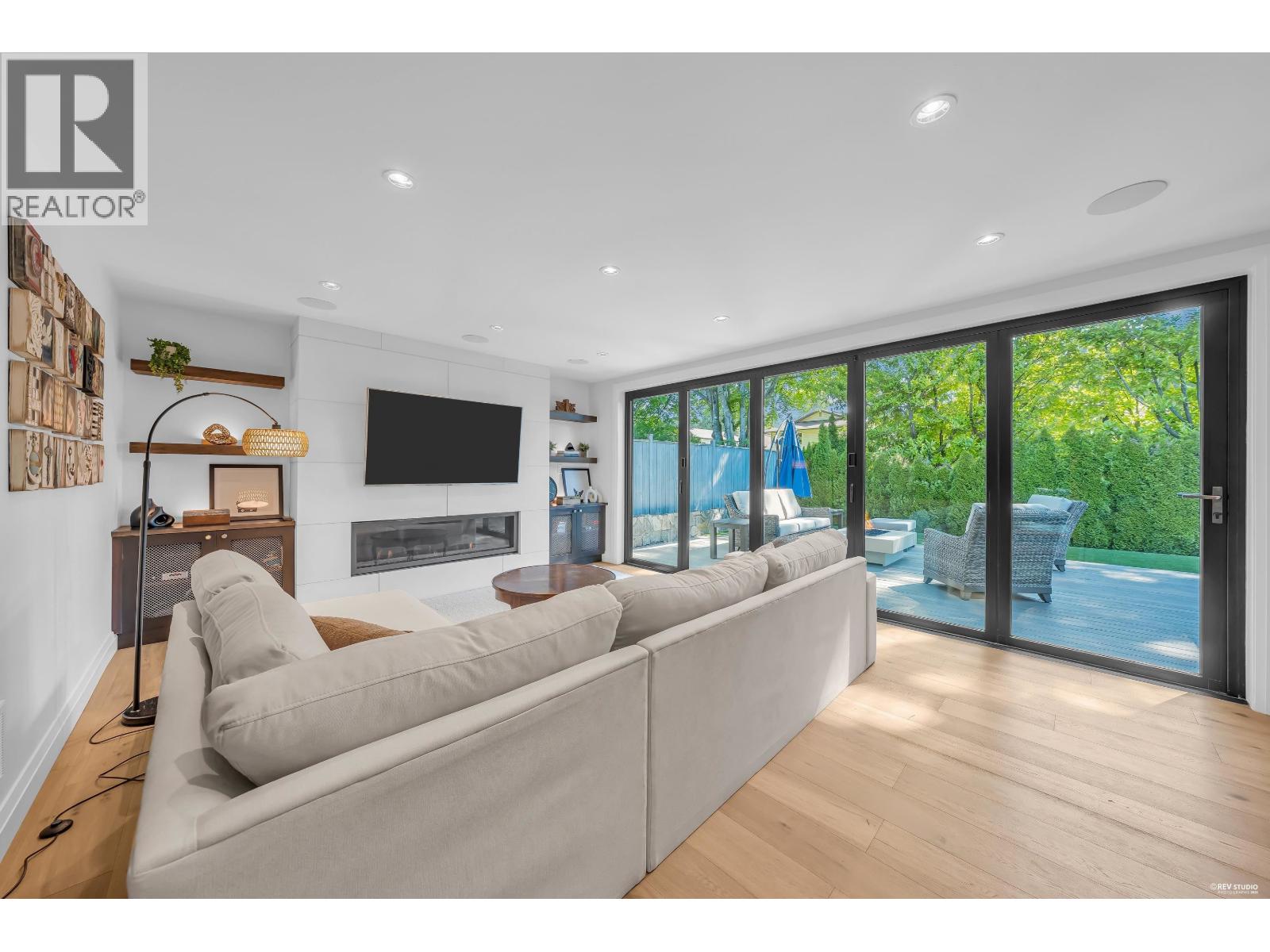 2270 Ennerdale Road, North Vancouver, British Columbia  V7J 3N4 - Photo 11 - R3130402