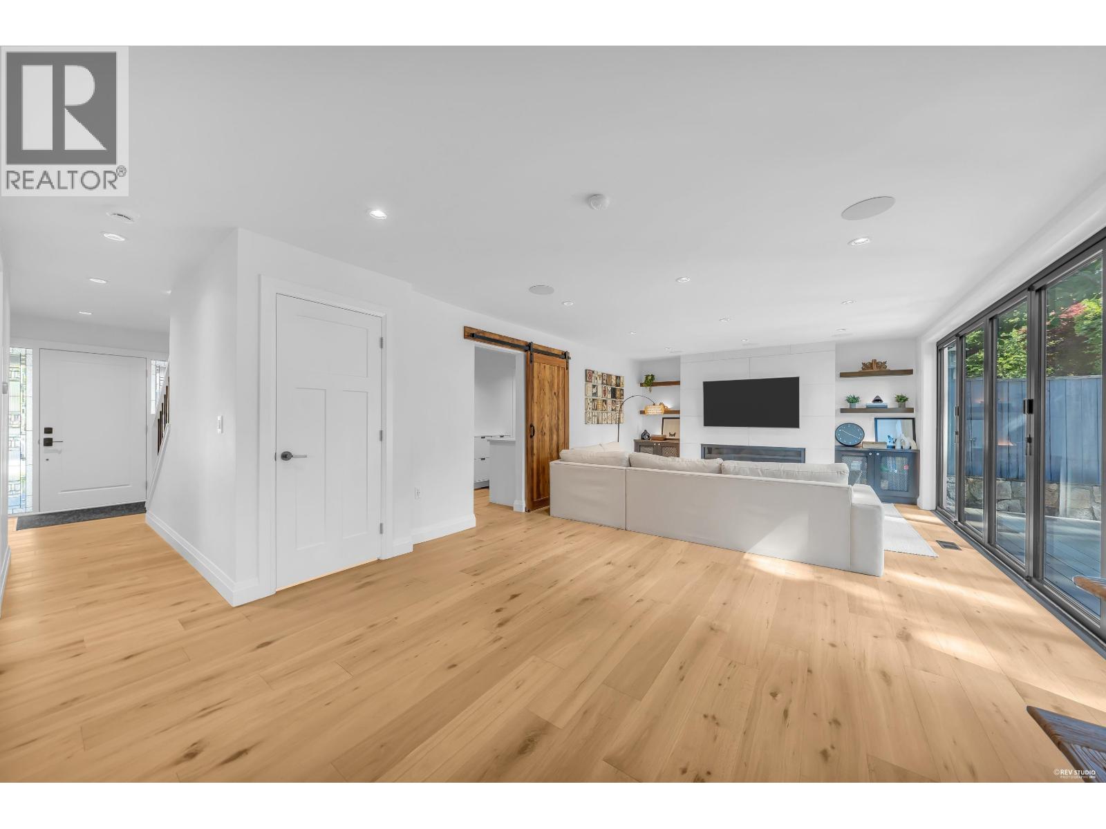 2270 Ennerdale Road, North Vancouver, British Columbia  V7J 3N4 - Photo 16 - R3130402