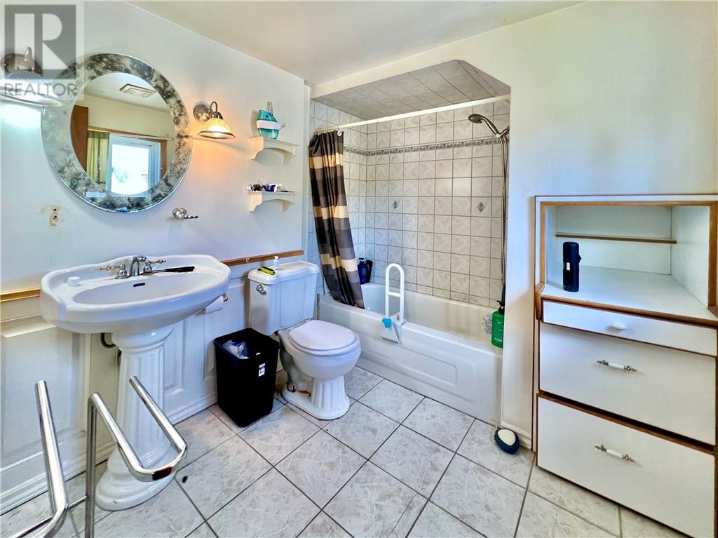 60 Third Ave N, Levack, Ontario   - Photo 11 - 2128190