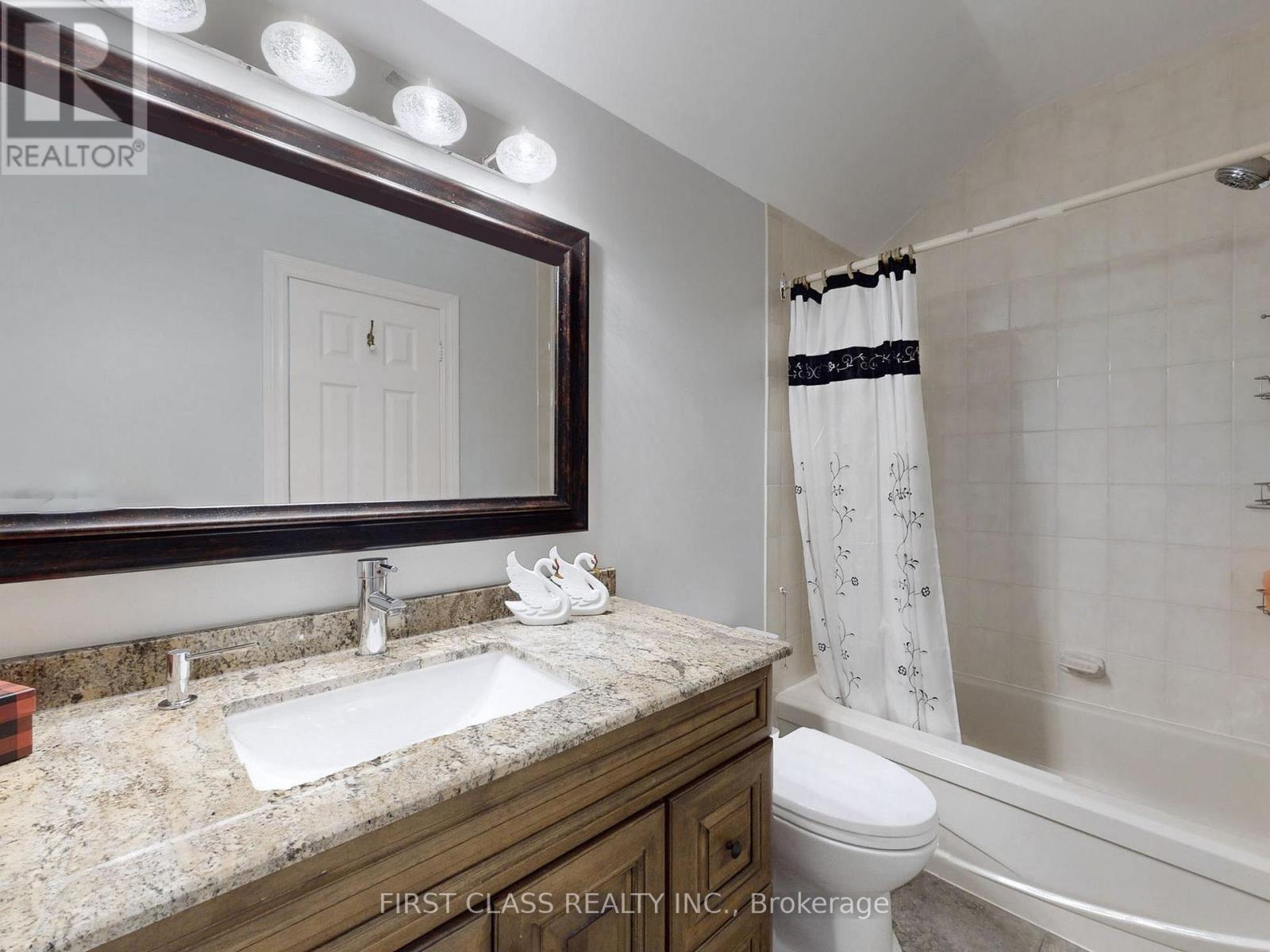 125 Longwater Chase, Markham, Ontario  L3R 4A9 - Photo 37 - N13225998
