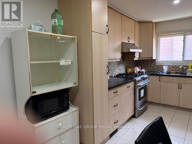 2783 Kingsberry Upper Level Crescent, Mississauga, Ontario  L5B 2K6 - Photo 9 - W13226004