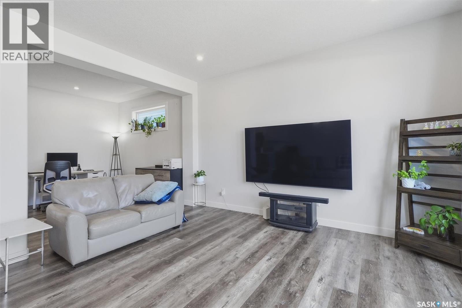 259 Skopik Crescent, Saskatoon, Saskatchewan  S7V 0N4 - Photo 9 - SK037361