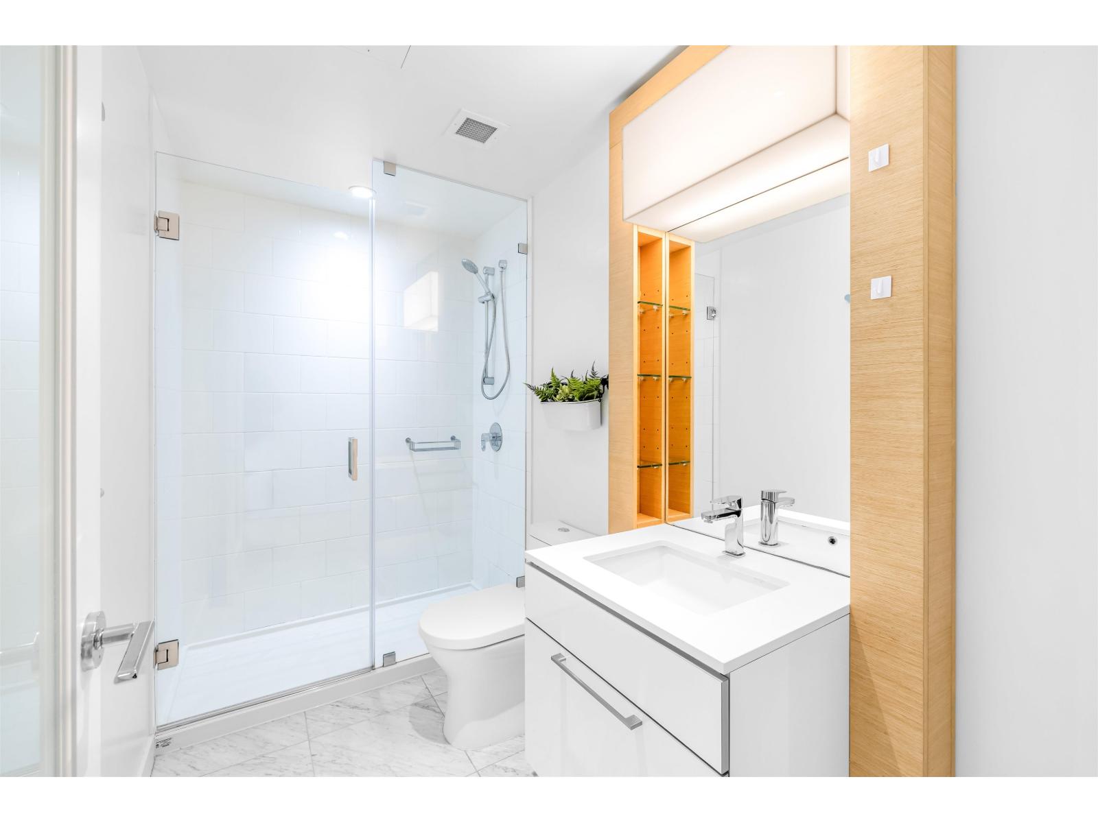 907 13438 Central Avenue, Surrey, British Columbia  V3T 0N2 - Photo 19 - R3129999