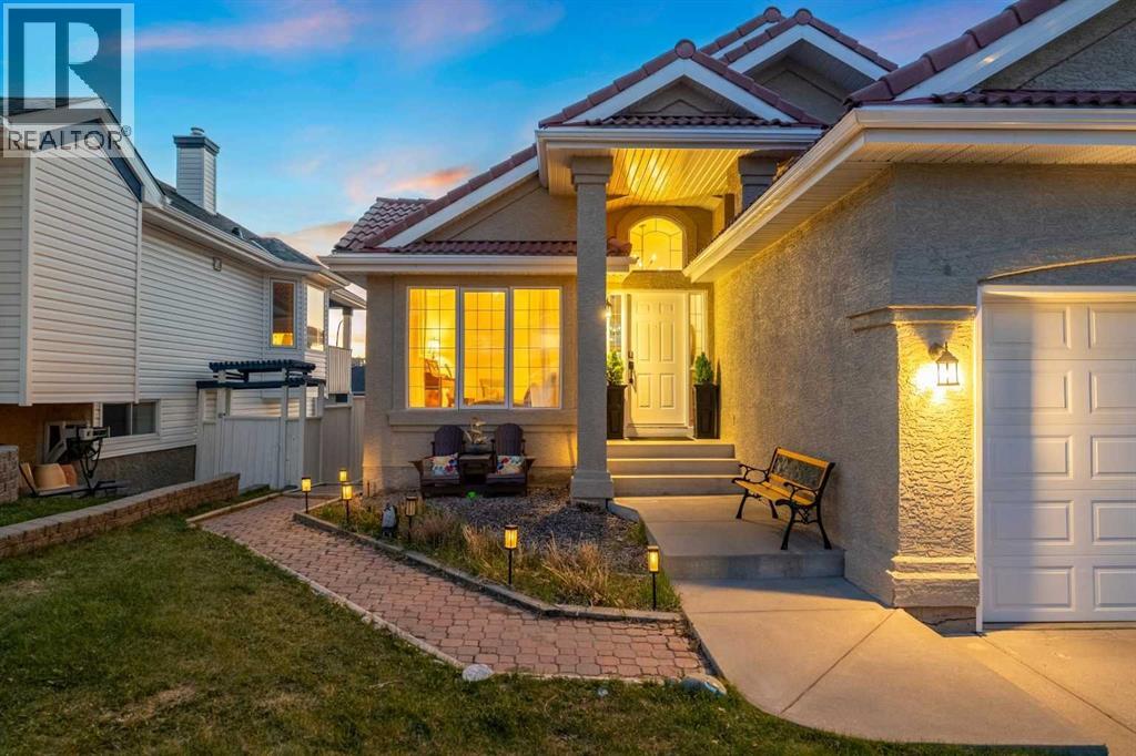 94 Edgebrook Heights NW, Calgary, Alberta  T3A 5M5 - Photo 1 - A2316975