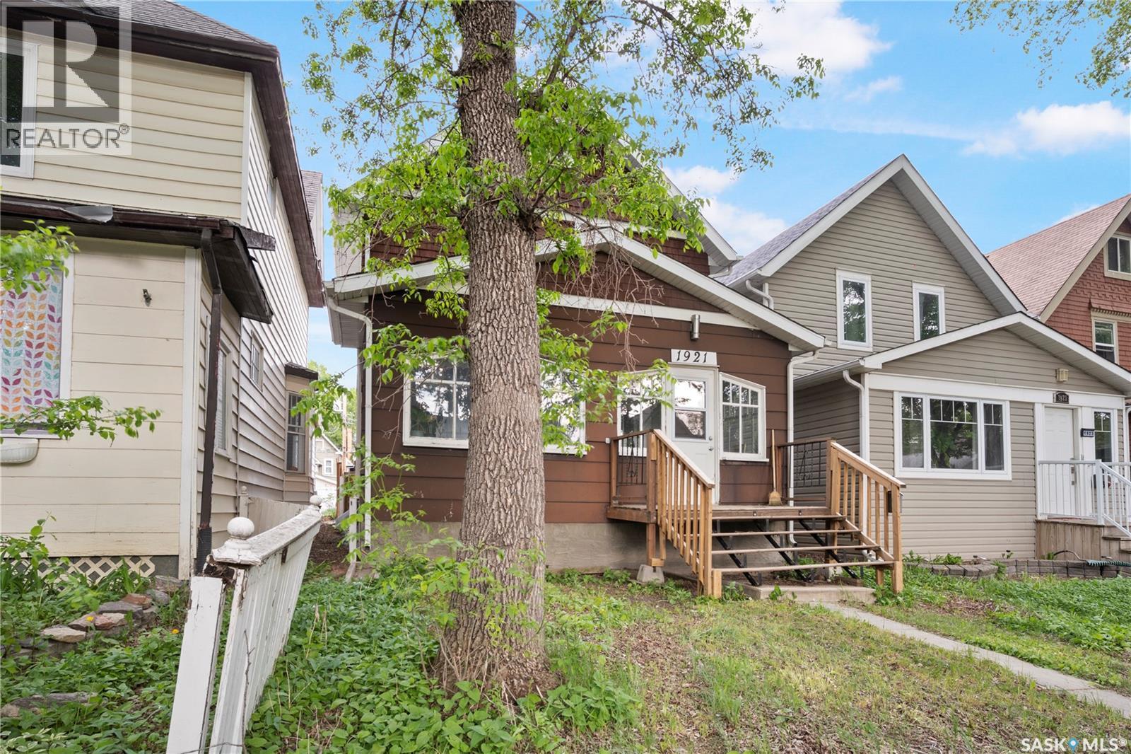 1921 Garnet Street Sw, Regina, Saskatchewan  S4T 2Z5 - Photo 3 - SK037885