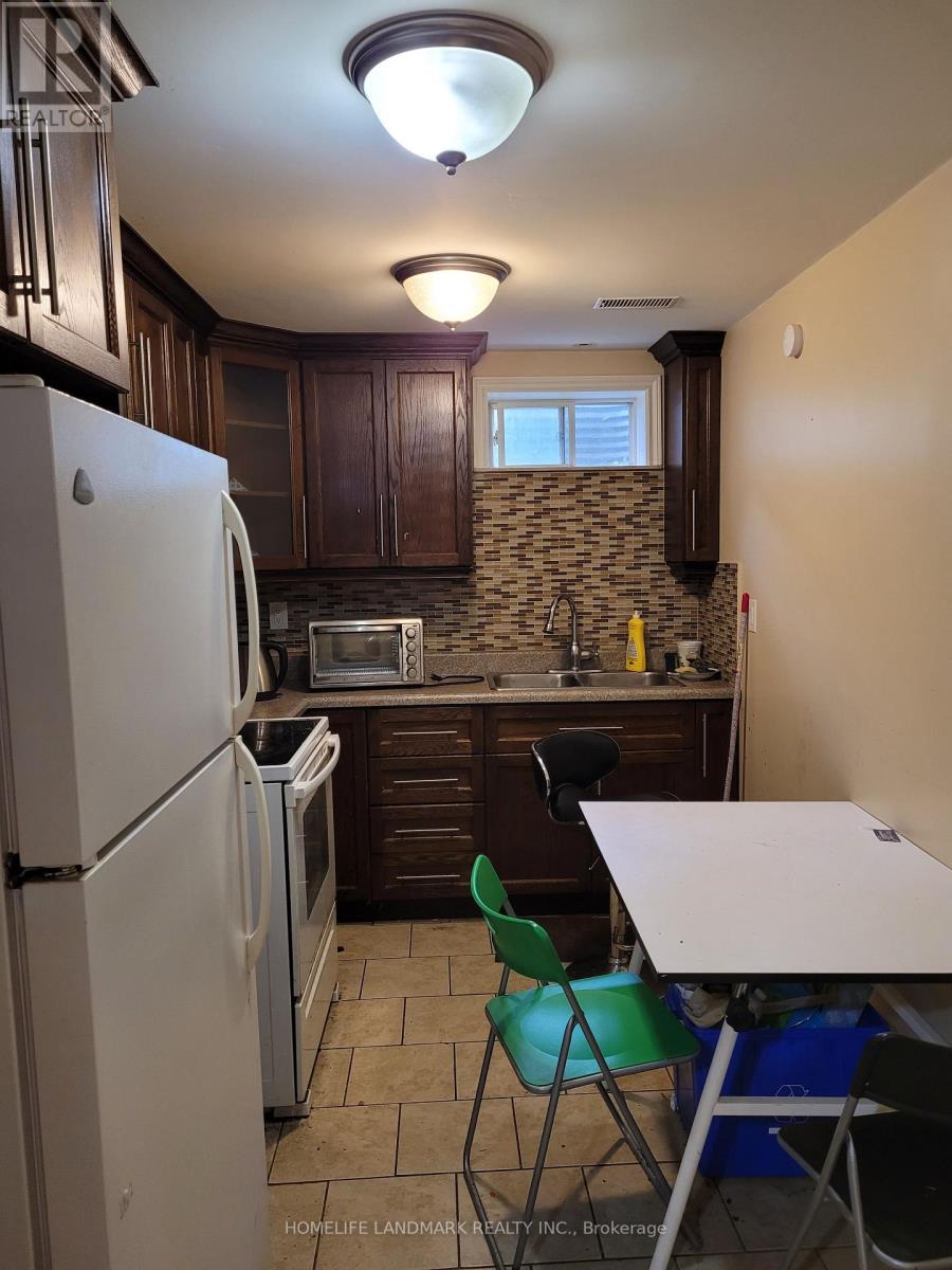 Lower - 4397 Trail Blazer Way, Mississauga, Ontario  L5R 0C5 - Photo 2 - W13226014