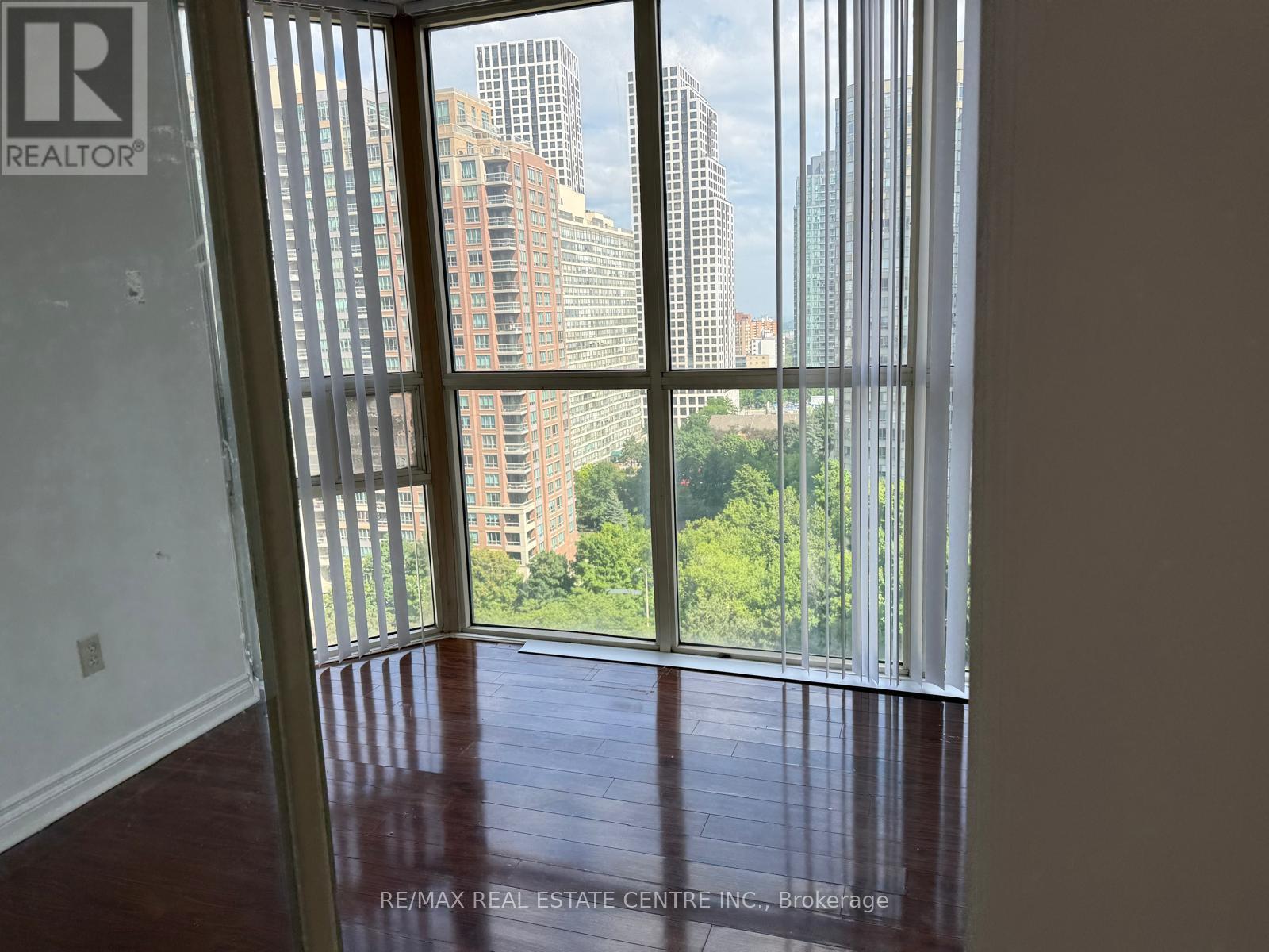 1403 - 265 Enfield Place, Mississauga, Ontario  L5B 3Y7 - Photo 17 - W13226028