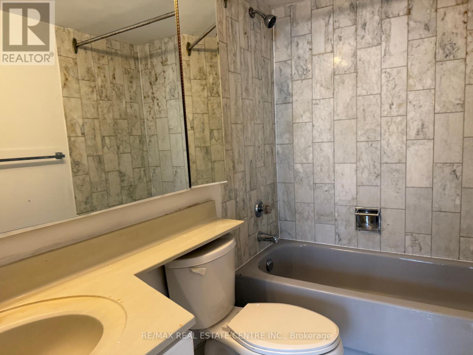 1403 - 265 Enfield Place, Mississauga, Ontario  L5B 3Y7 - Photo 2 - W13226028