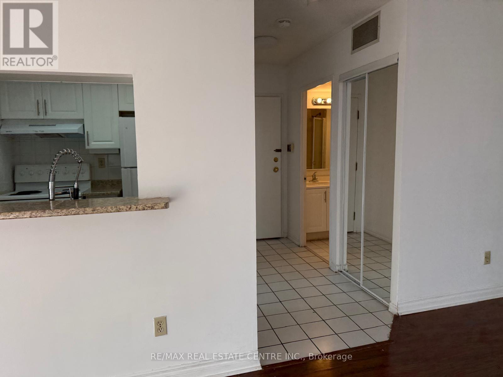 1403 - 265 Enfield Place, Mississauga, Ontario  L5B 3Y7 - Photo 20 - W13226028
