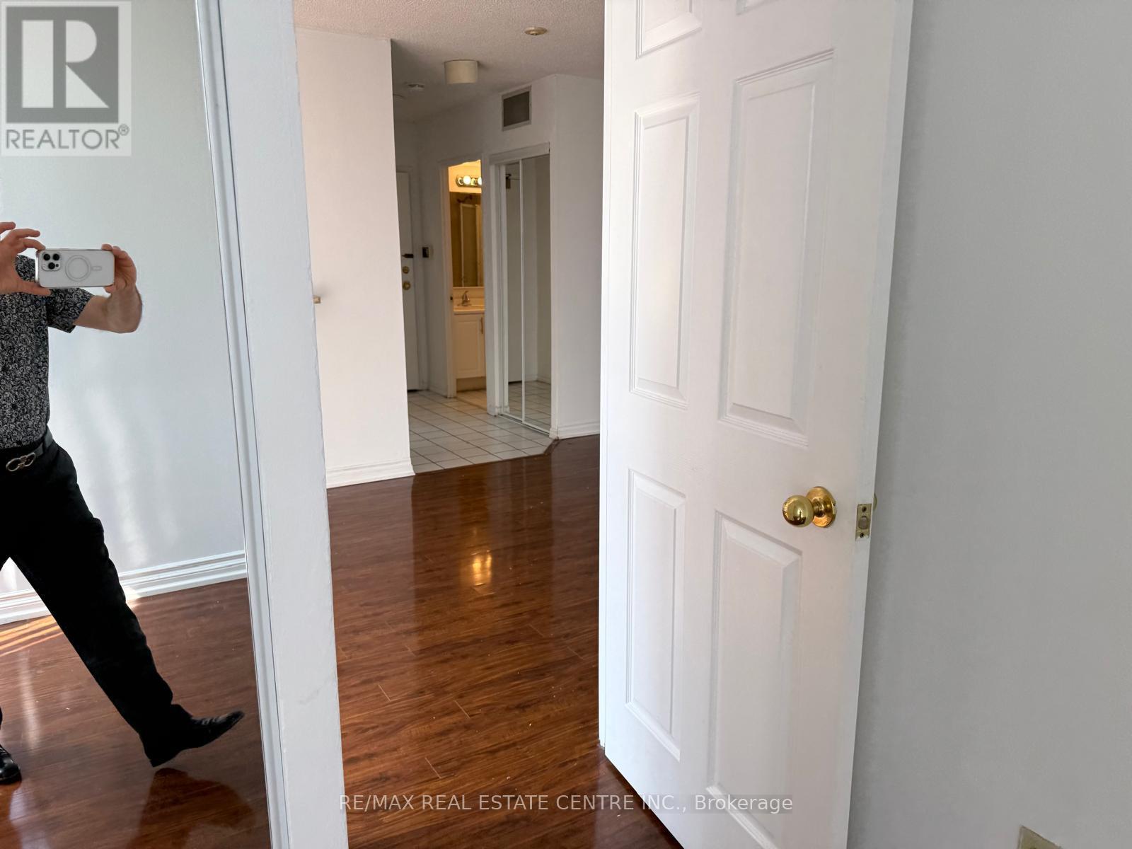 1403 - 265 Enfield Place, Mississauga, Ontario  L5B 3Y7 - Photo 23 - W13226028