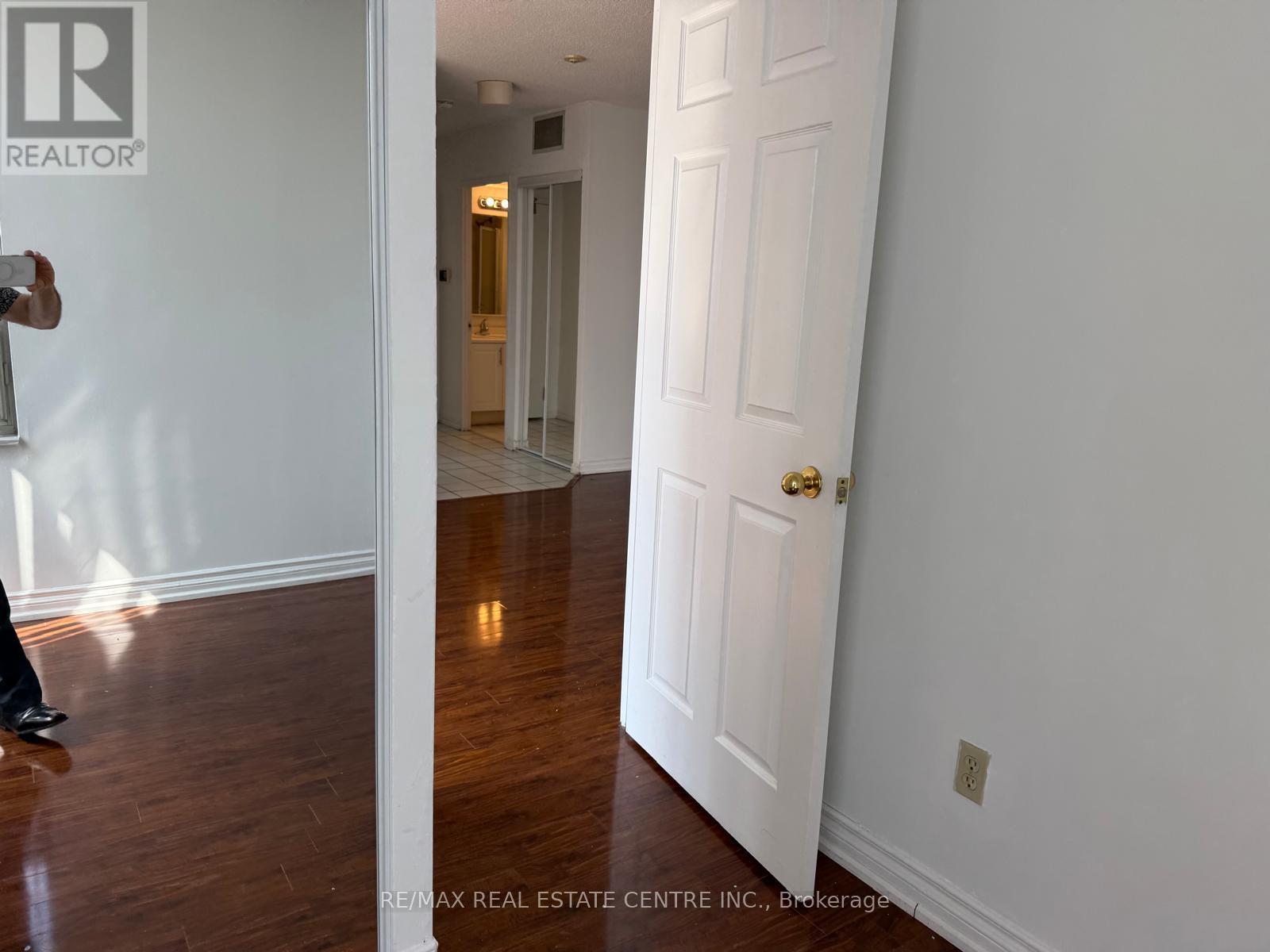 1403 - 265 Enfield Place, Mississauga, Ontario  L5B 3Y7 - Photo 24 - W13226028