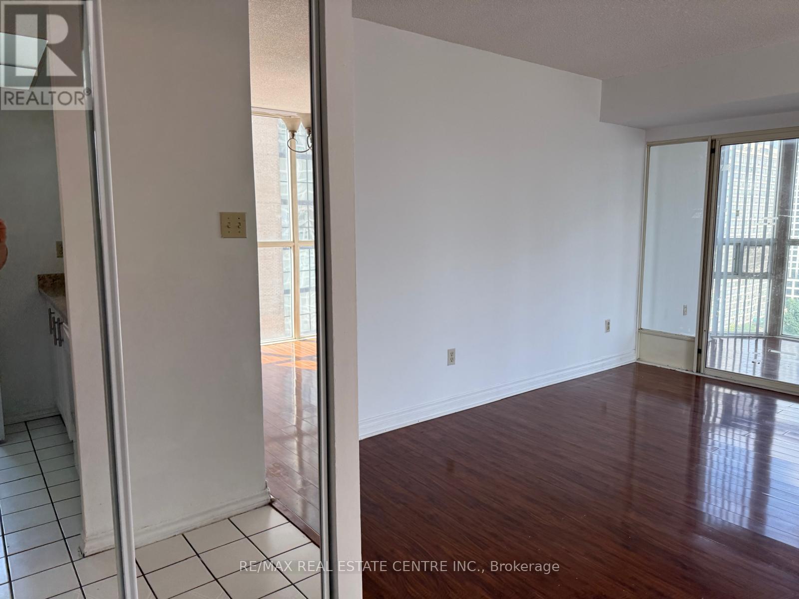 1403 - 265 Enfield Place, Mississauga, Ontario  L5B 3Y7 - Photo 37 - W13226028