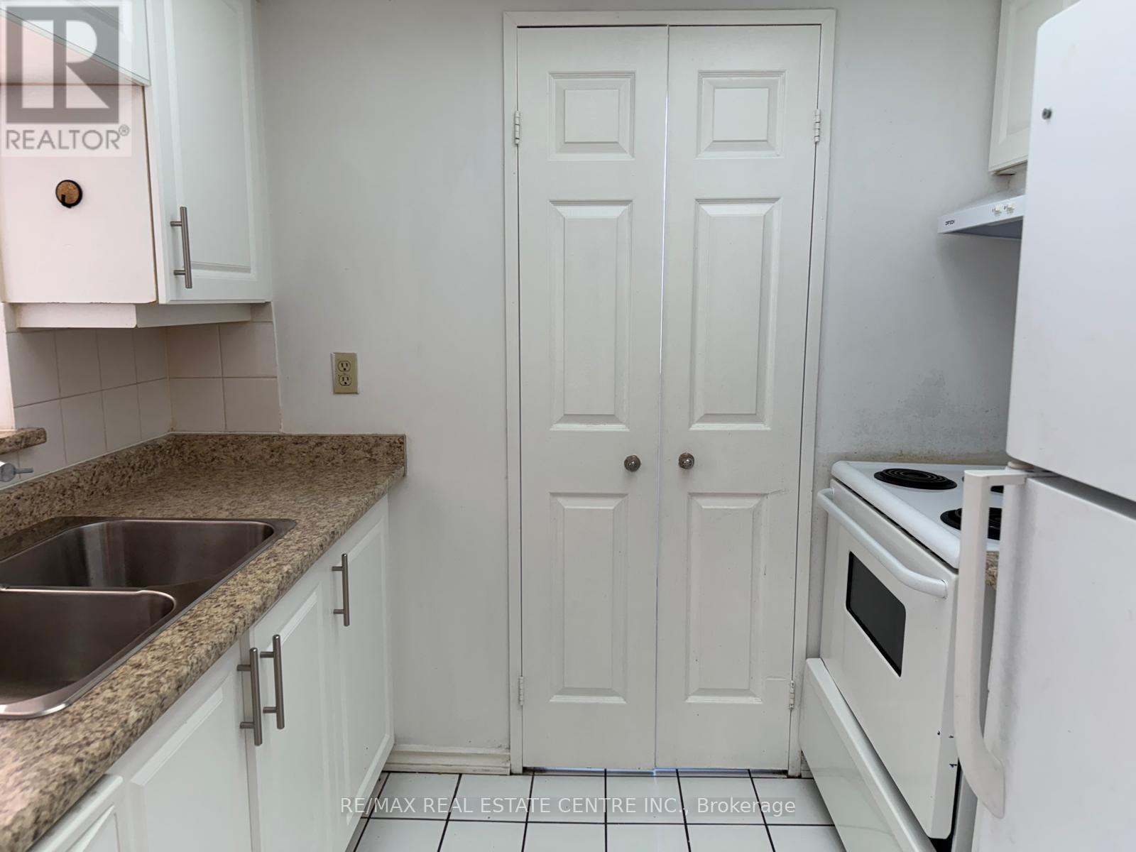 1403 - 265 Enfield Place, Mississauga, Ontario  L5B 3Y7 - Photo 39 - W13226028