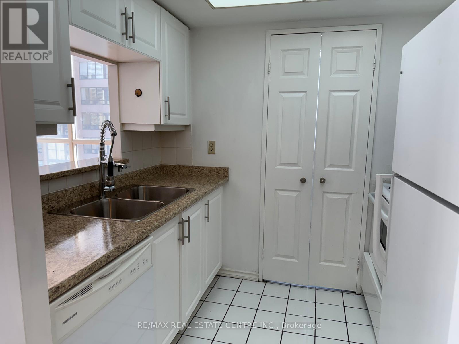 1403 - 265 Enfield Place, Mississauga, Ontario  L5B 3Y7 - Photo 41 - W13226028