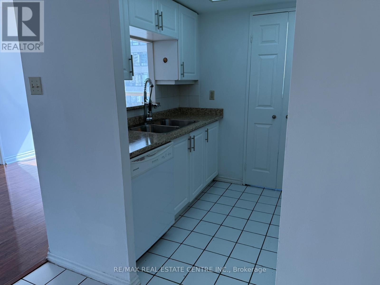 1403 - 265 Enfield Place, Mississauga, Ontario  L5B 3Y7 - Photo 42 - W13226028