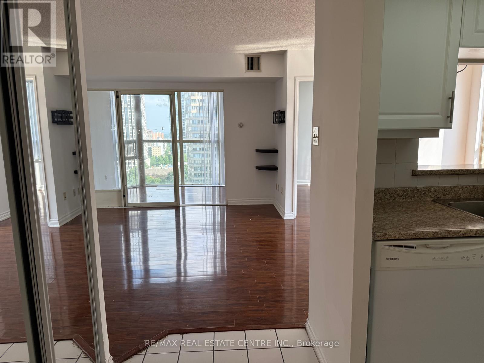 1403 - 265 Enfield Place, Mississauga, Ontario  L5B 3Y7 - Photo 47 - W13226028