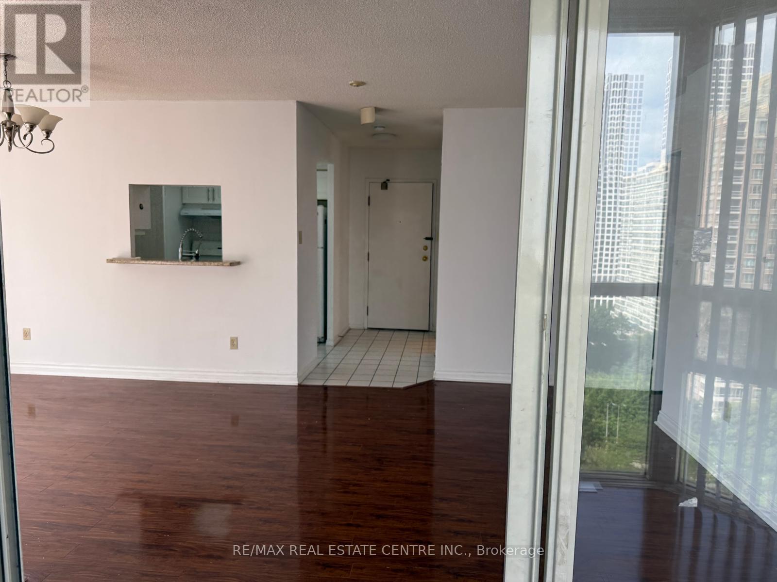 1403 - 265 Enfield Place, Mississauga, Ontario  L5B 3Y7 - Photo 5 - W13226028