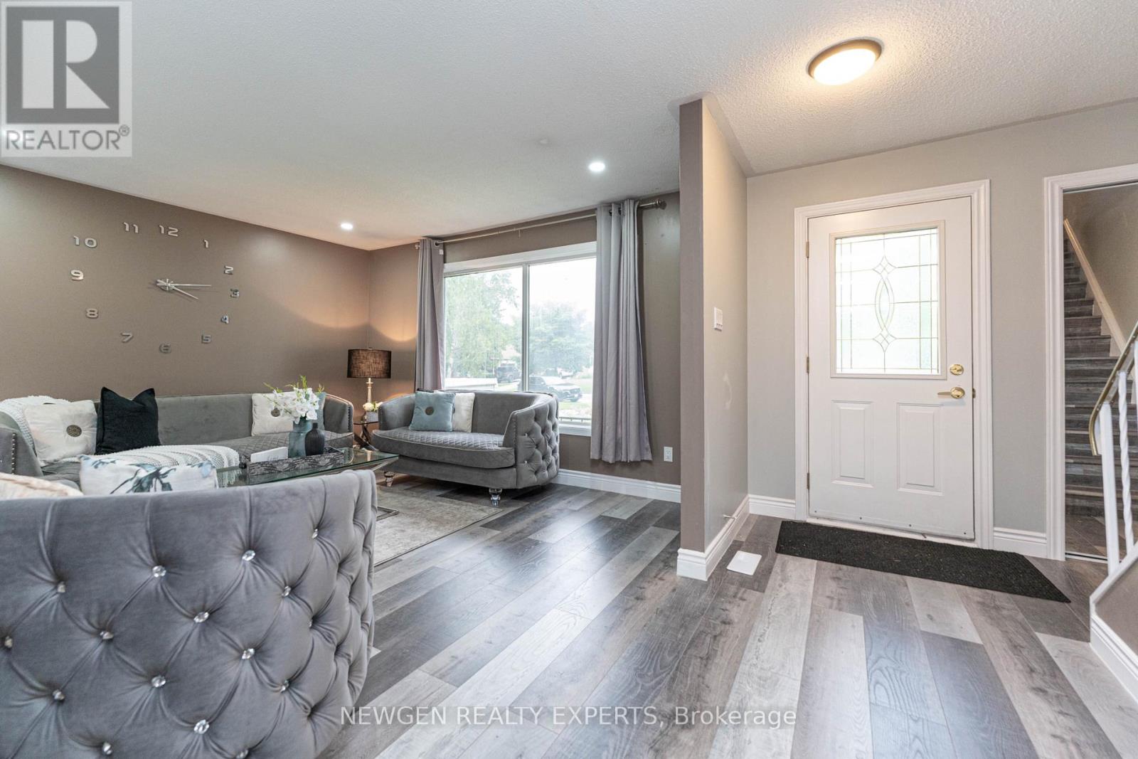 2458 Martin Court, Burlington, Ontario  L7P 2V2 - Photo 14 - W13226042